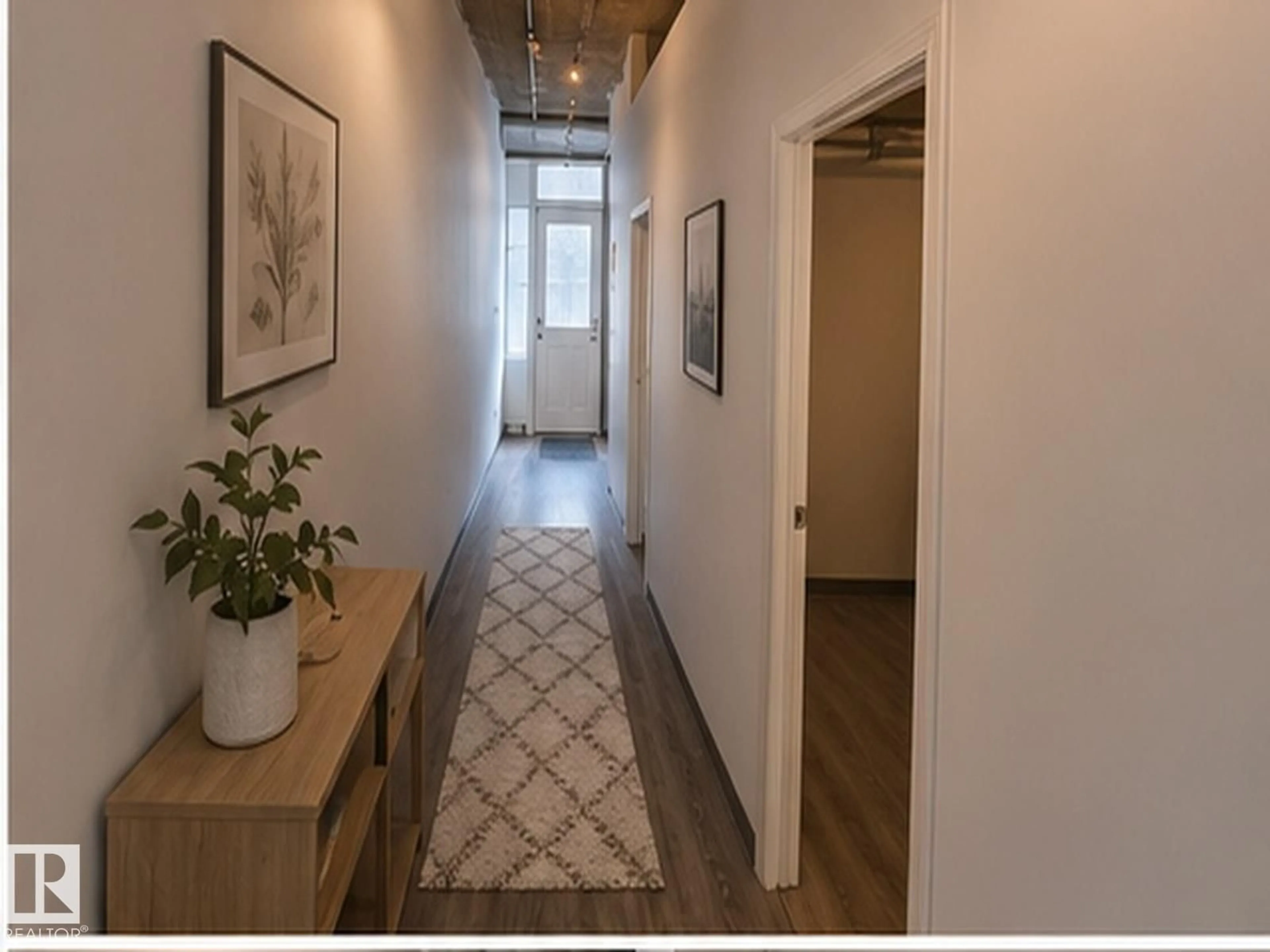 Indoor entryway for #807 - 10024 JASPER AV, Edmonton Alberta T5J1R9