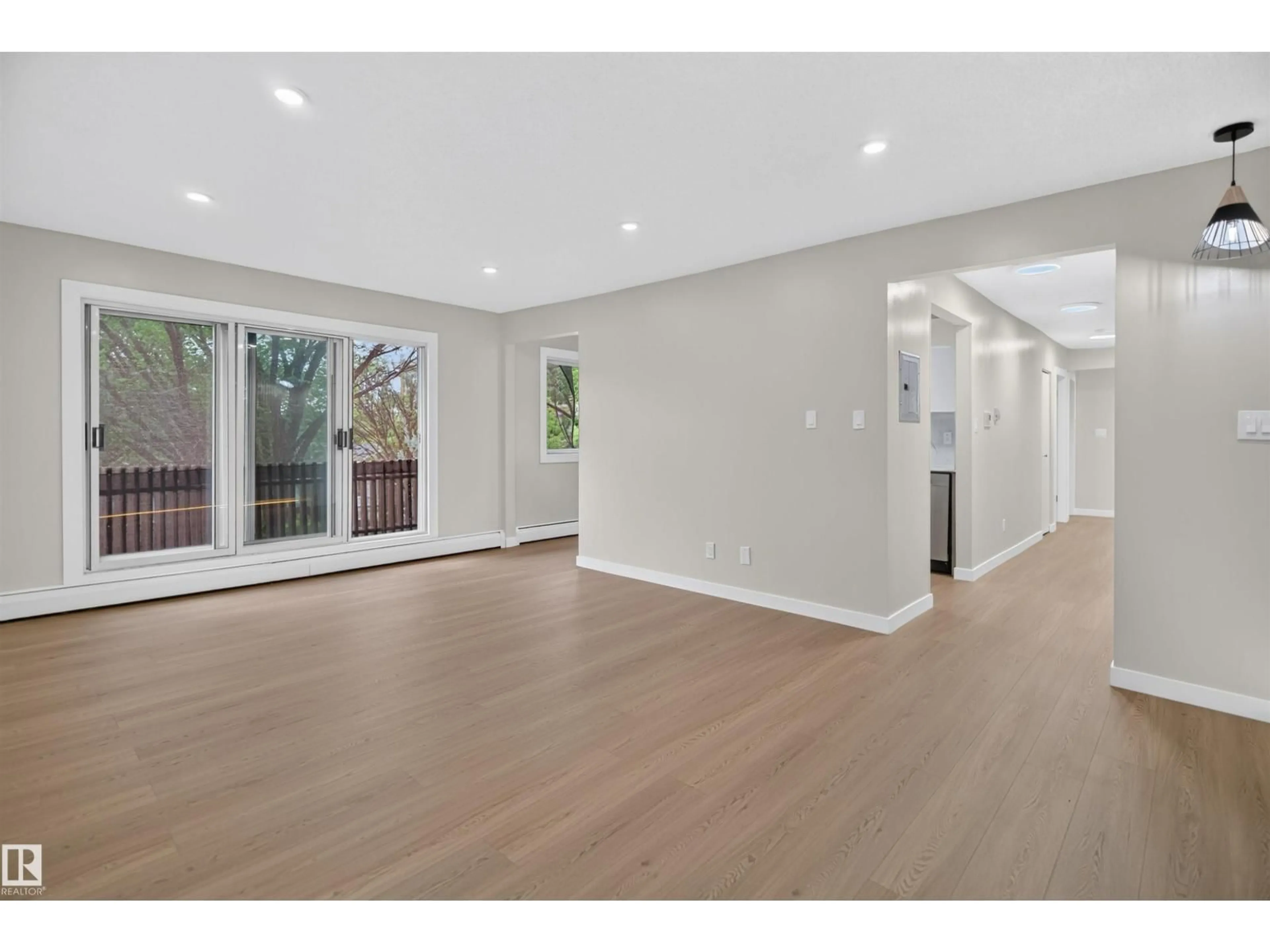 A pic of a room for #305 - 11907 81 ST, Edmonton Alberta T5B2S7