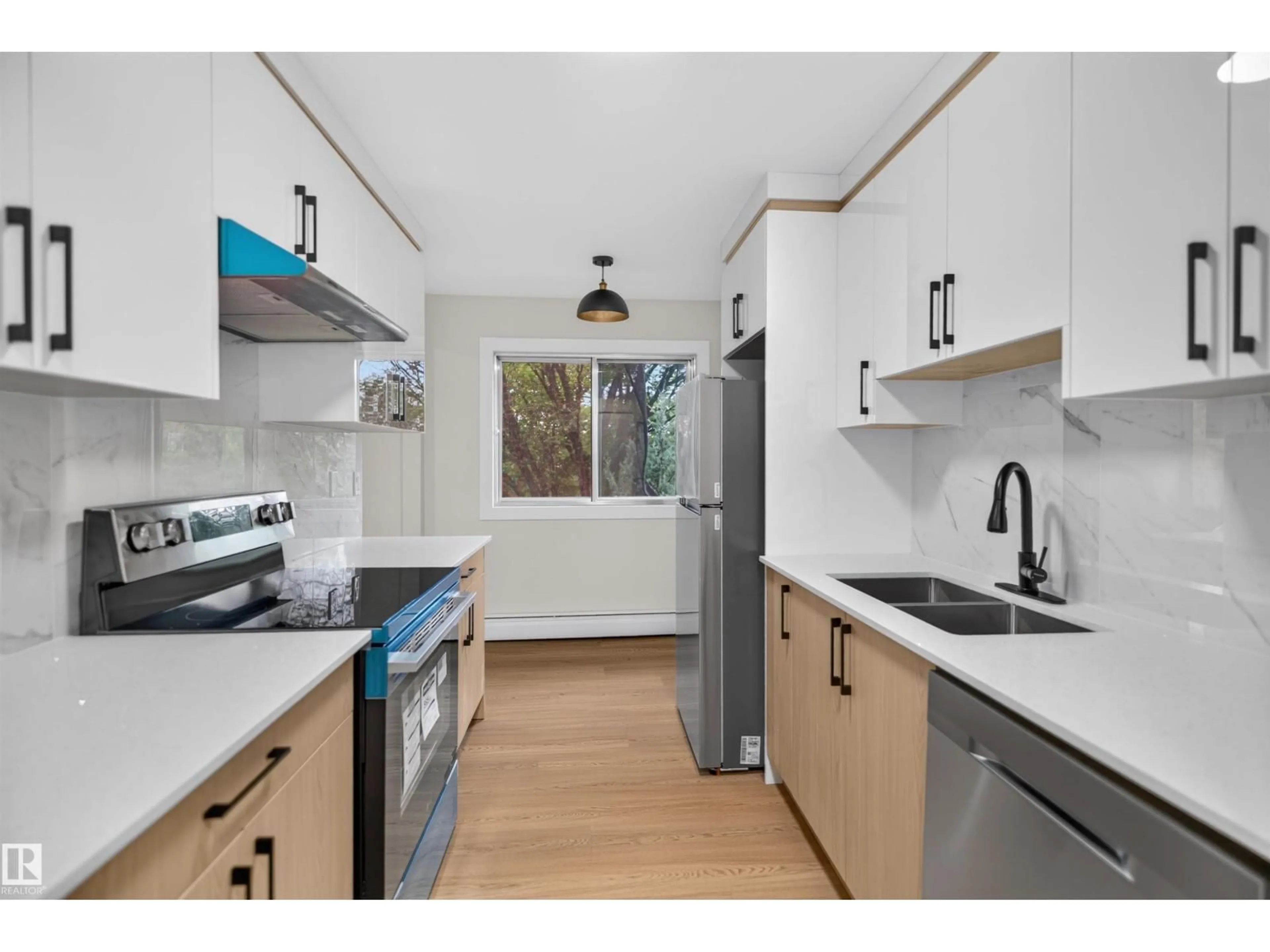 Standard kitchen, wood/laminate floor for #305 - 11907 81 ST, Edmonton Alberta T5B2S7