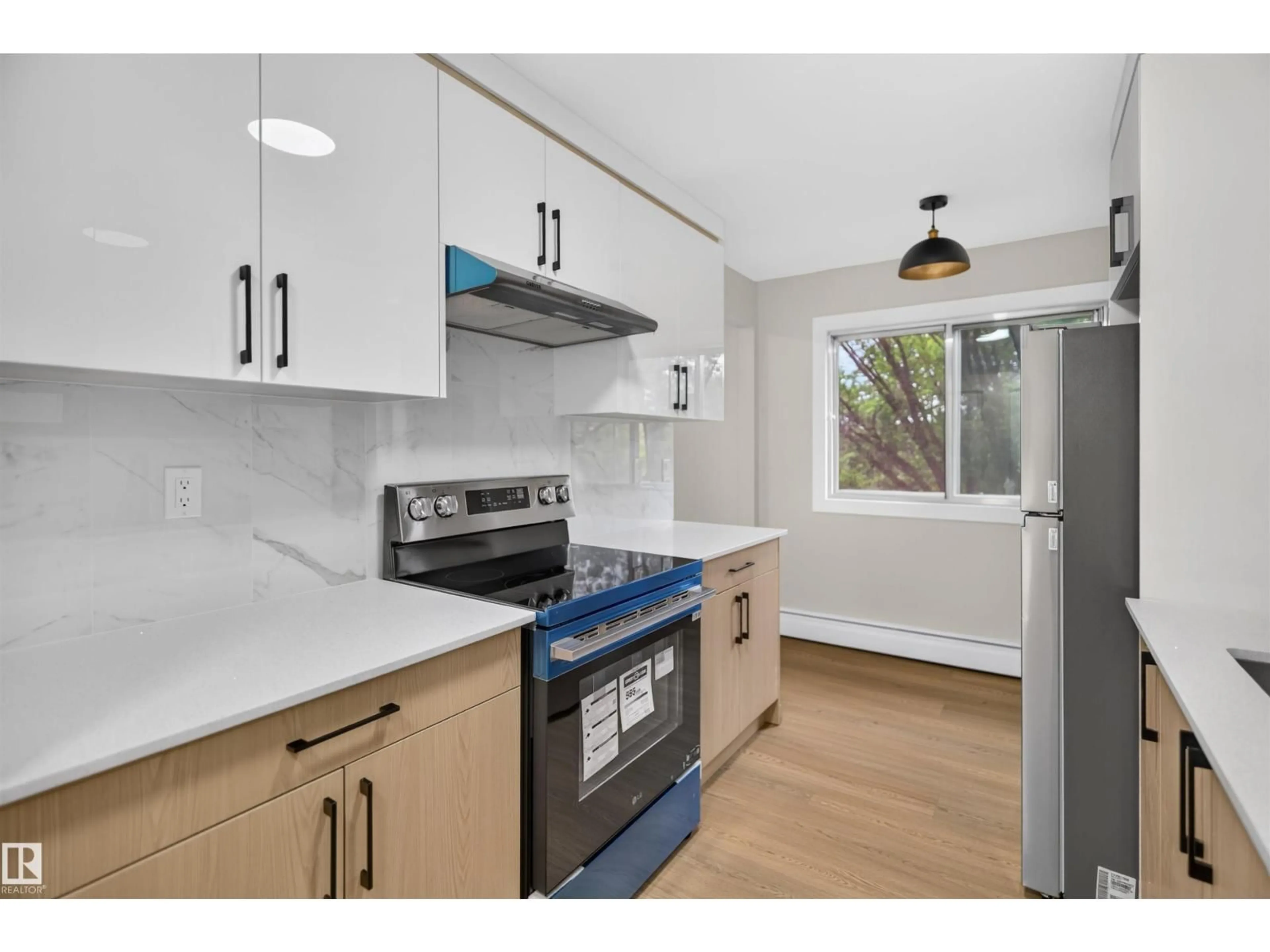 Standard kitchen, unknown for #305 - 11907 81 ST, Edmonton Alberta T5B2S7