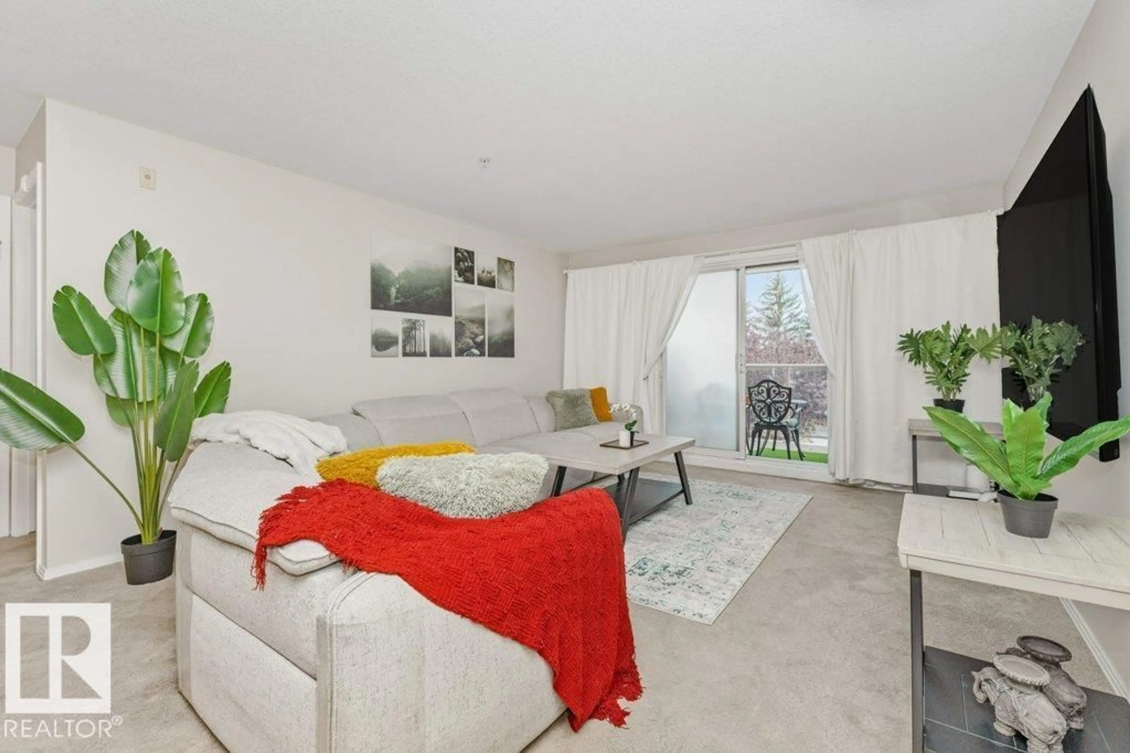 Living room with furniture, unknown for 208 - 10421 42 AV, Edmonton Alberta T6J7C8