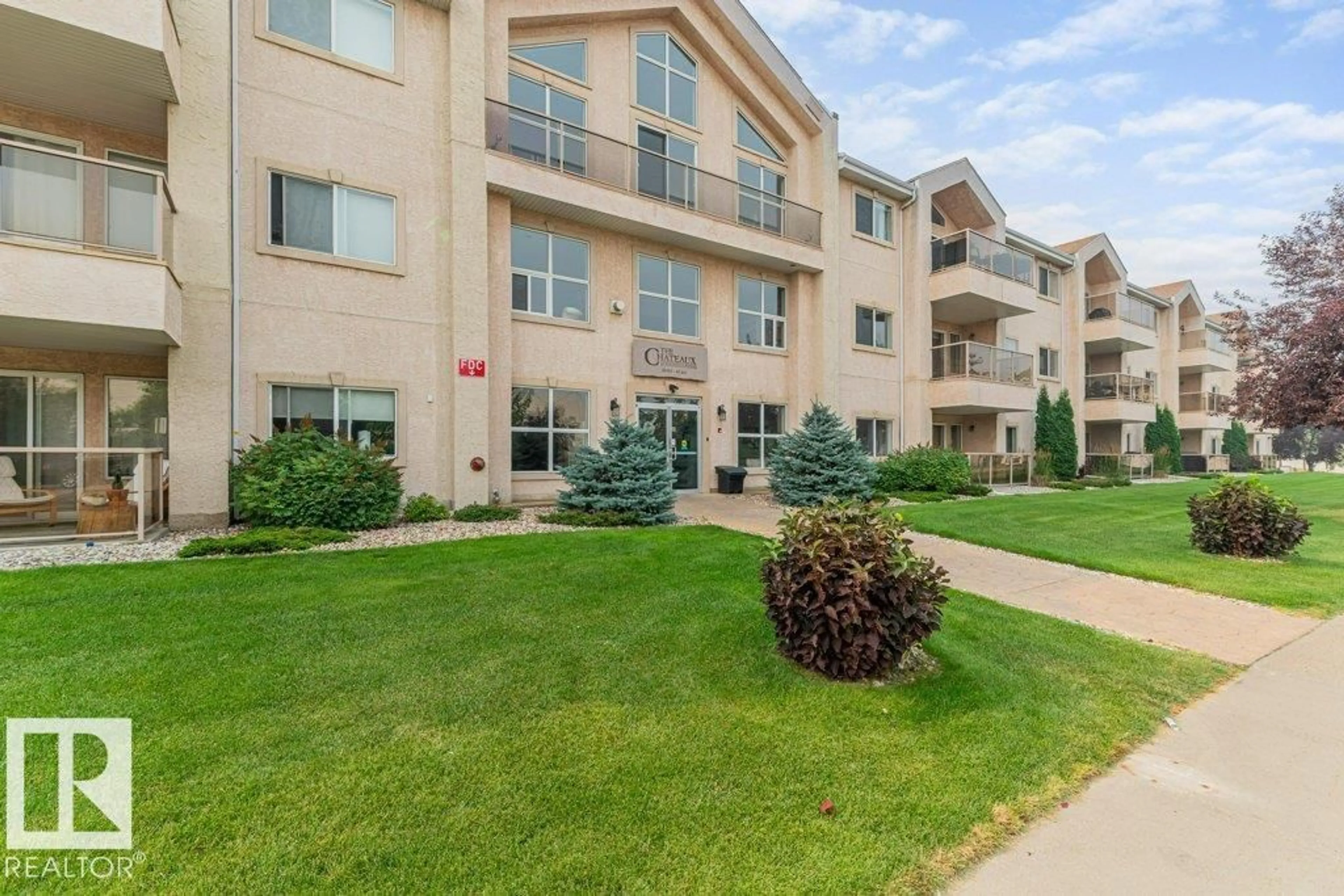 Patio, unknown for 208 - 10421 42 AV, Edmonton Alberta T6J7C8