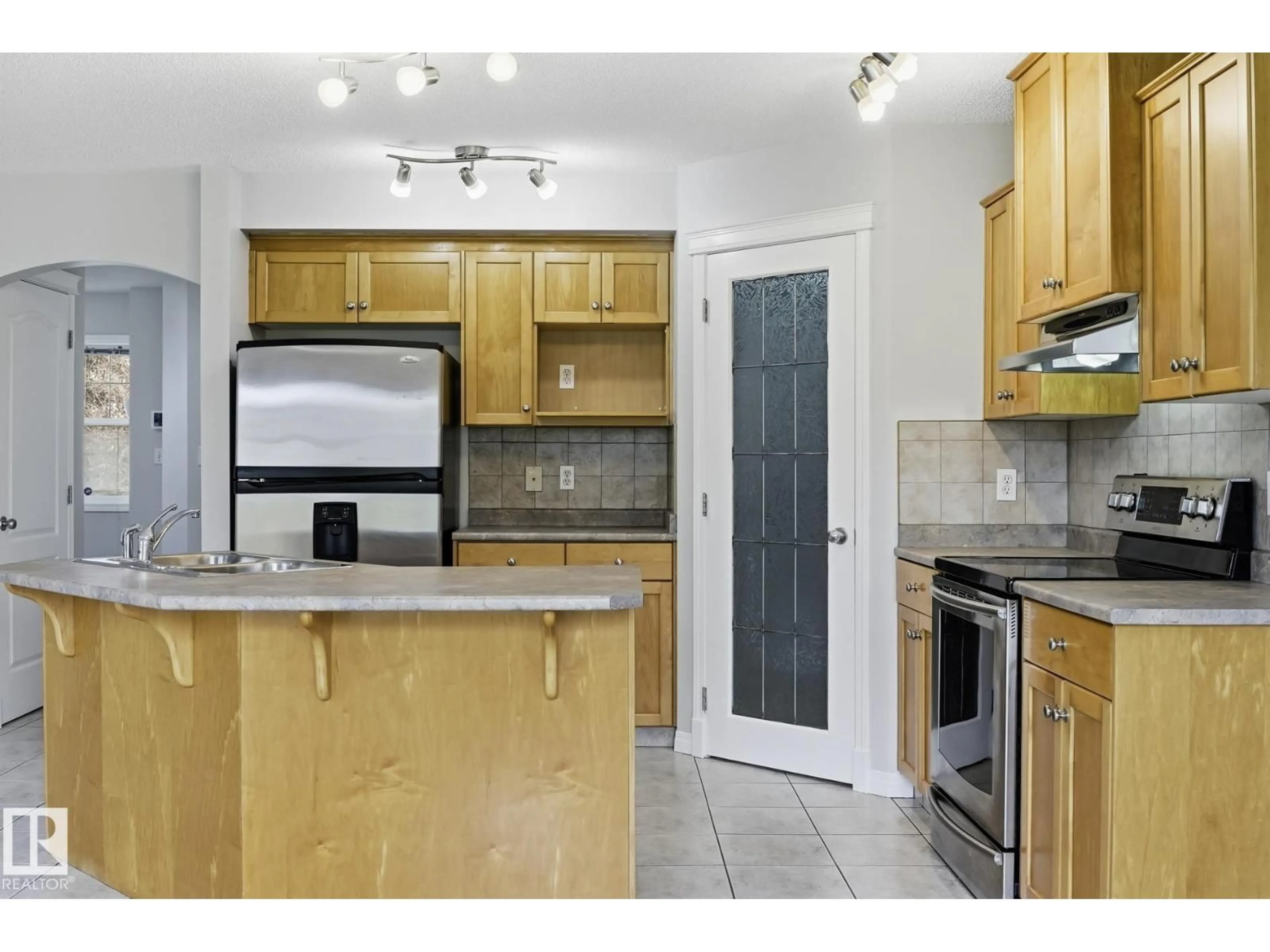 Standard kitchen, unknown for SW - 10719 8 AV, Edmonton Alberta T6W1G4