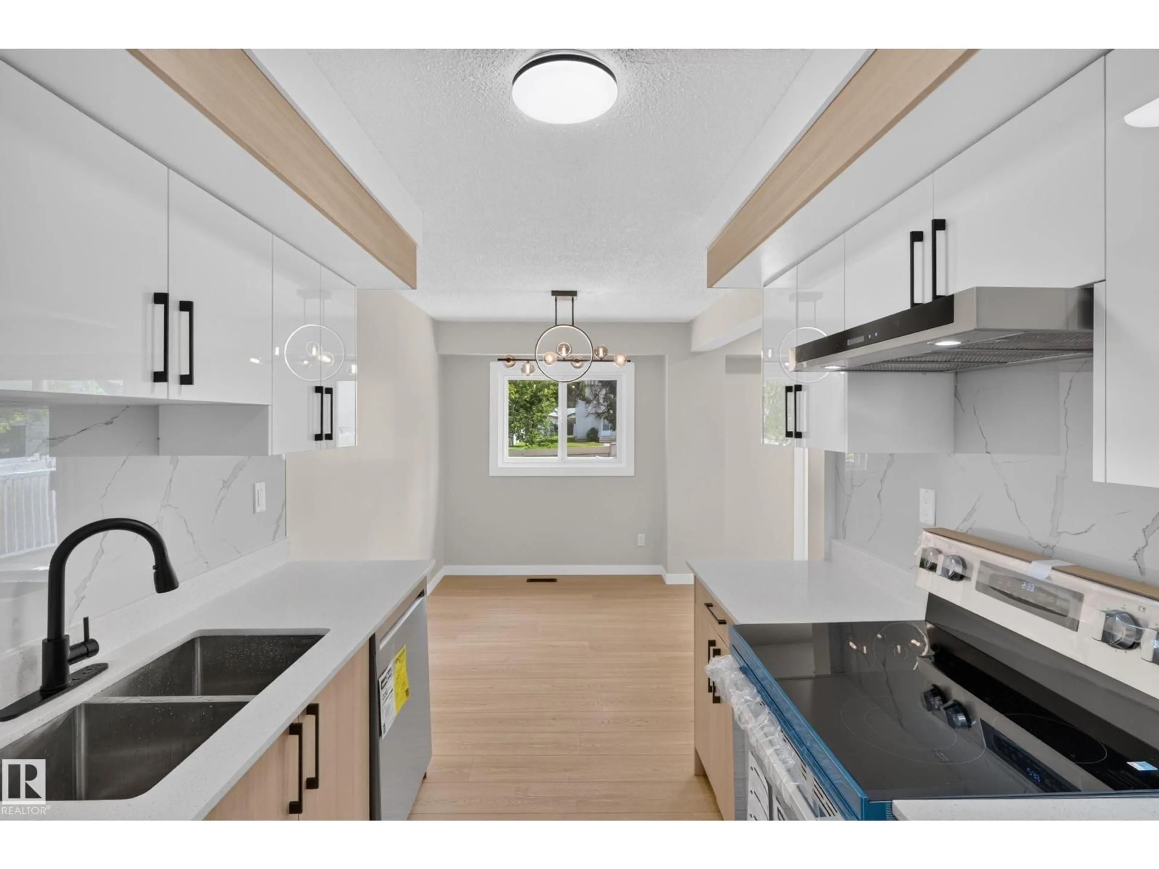 Unknown for 175 CENTENNIAL CT, Edmonton Alberta T5P4H5