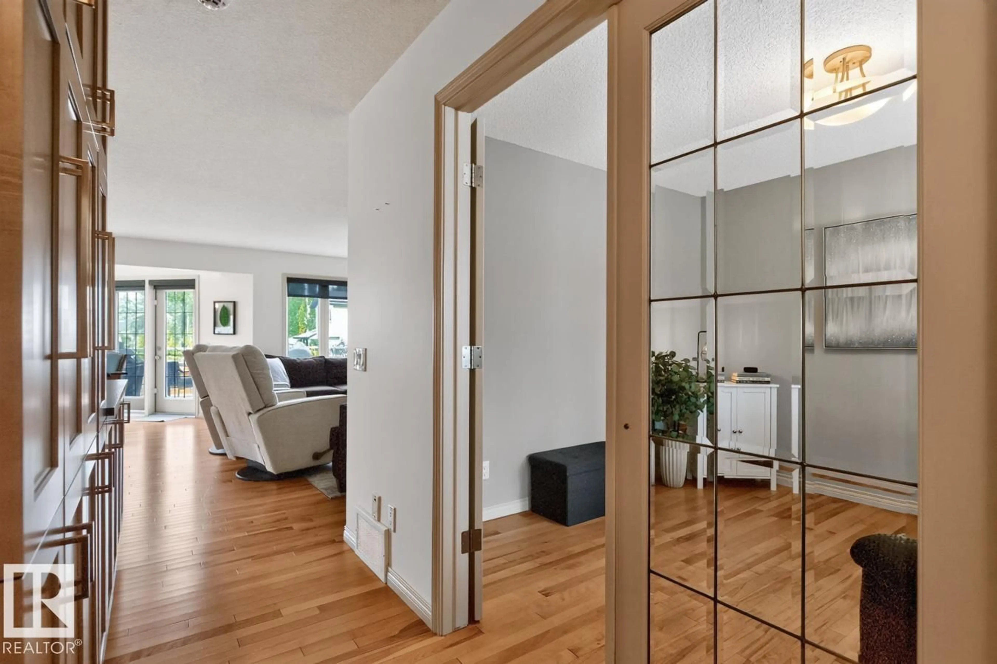 Indoor entryway for 627 FOXTAIL LN, Sherwood Park Alberta T8A4P2