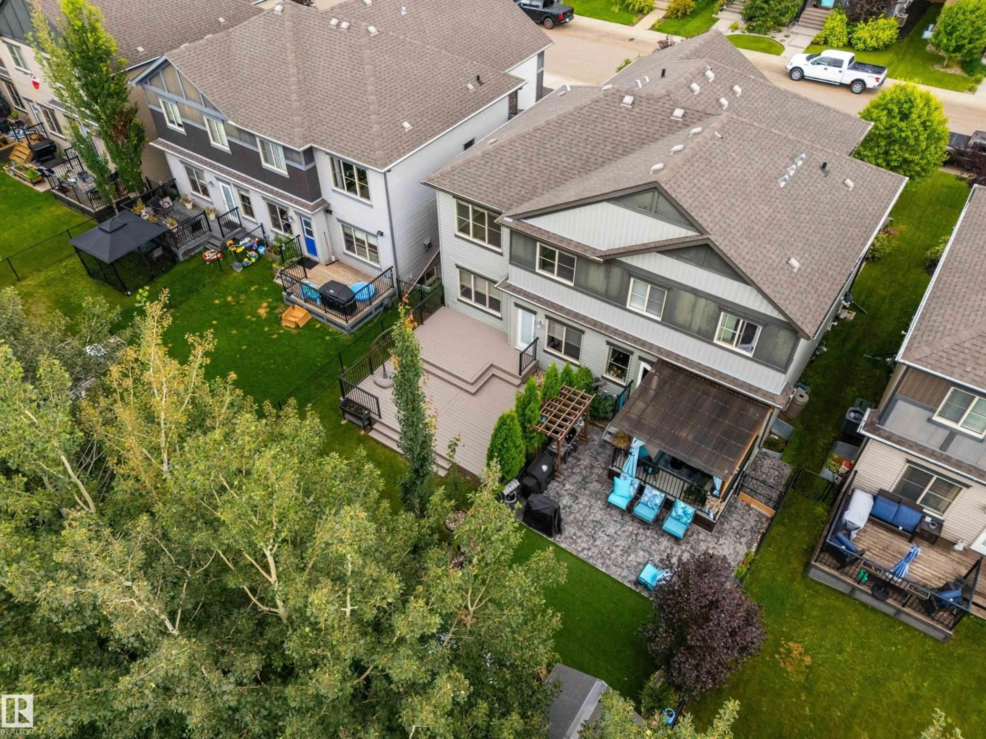 A pic from outside/outdoor area/front of a property/back of a property/a pic from drone, unknown for 43 GREENBURY MR, Spruce Grove Alberta T7X0M1