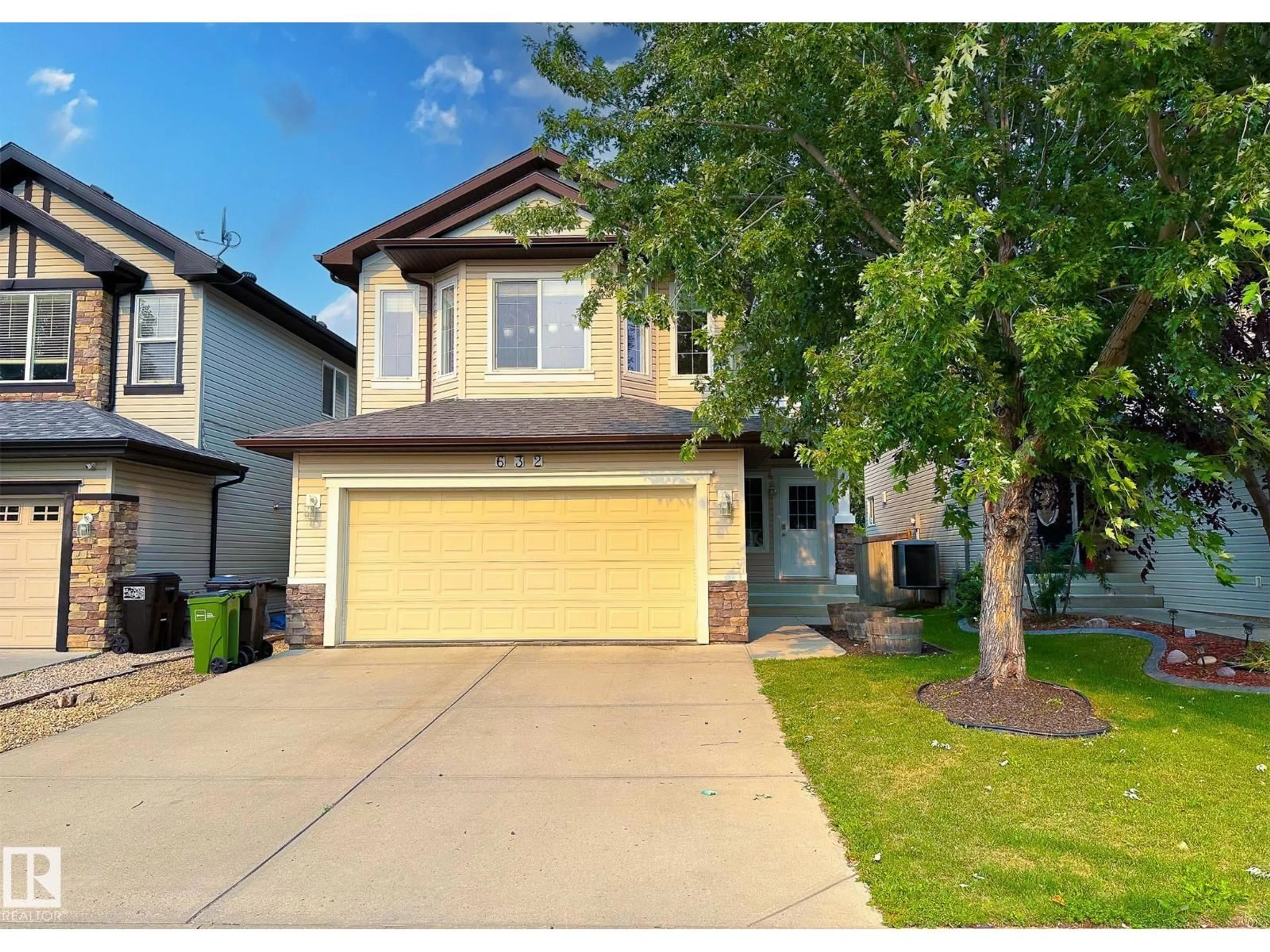 Home with vinyl exterior material, street for 632 60 ST, Edmonton Alberta T6X0G4