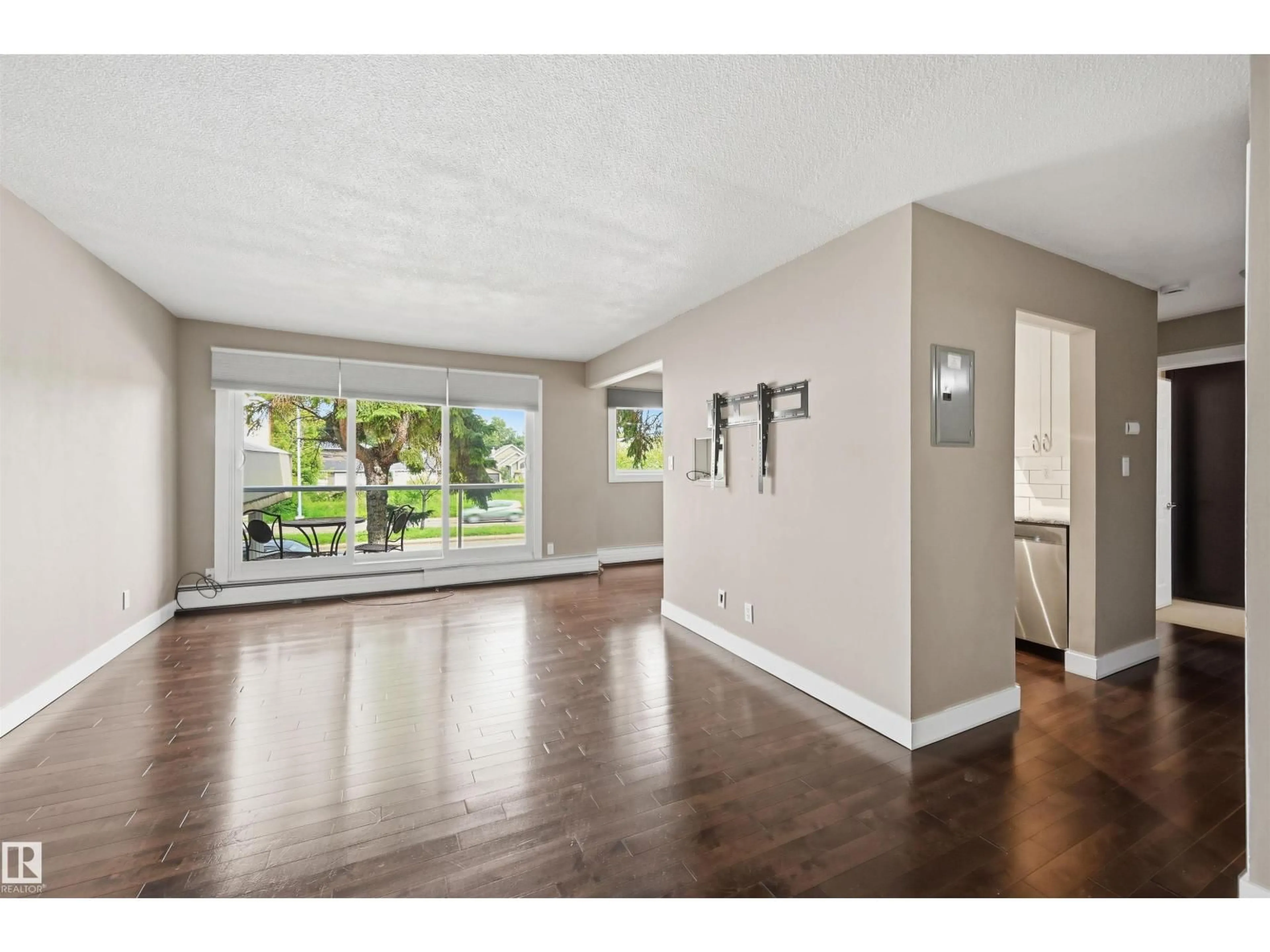 Unknown for #201 - 9725 82 AV, Edmonton Alberta T6E1Y6