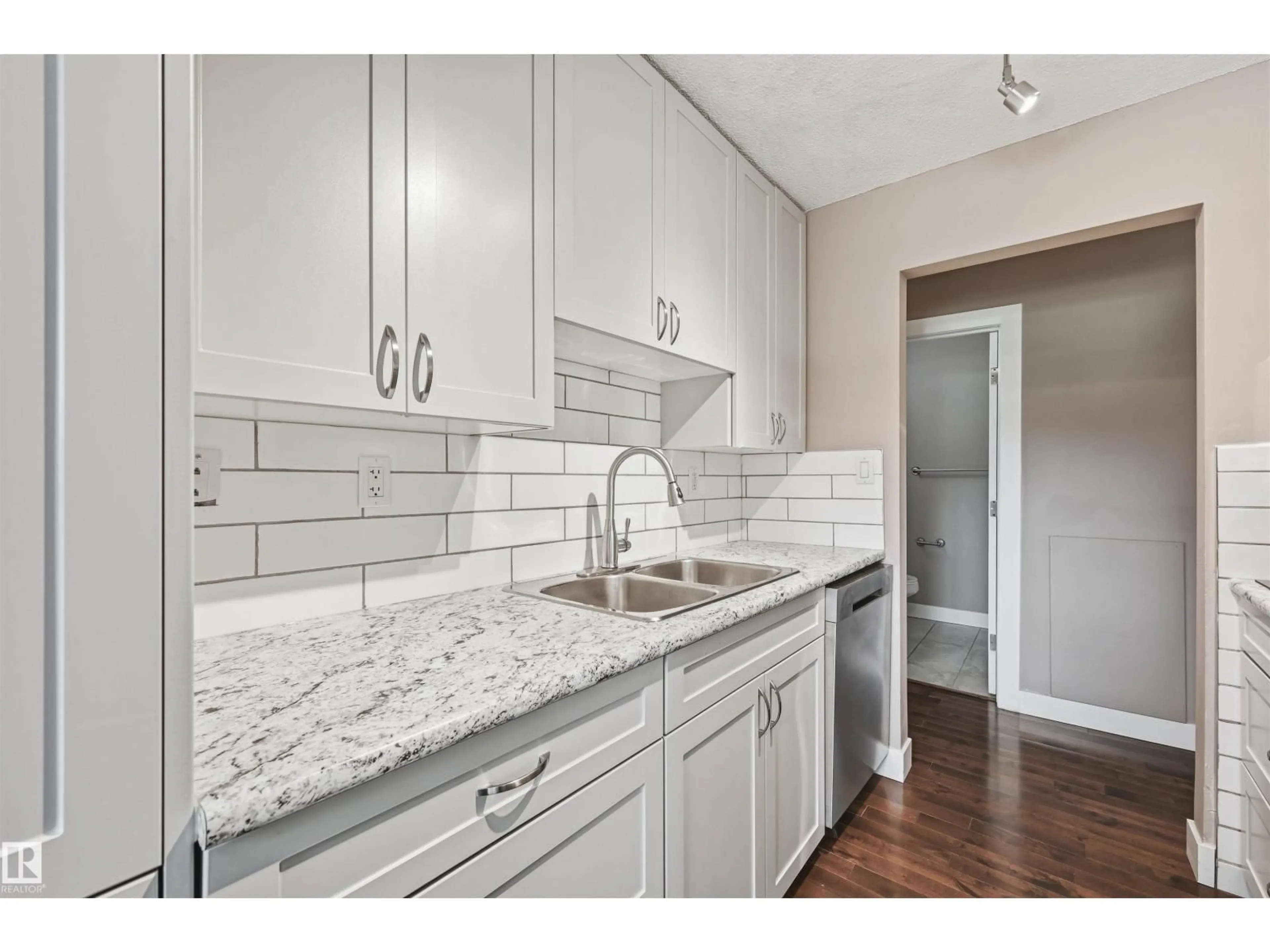Unknown for #201 - 9725 82 AV, Edmonton Alberta T6E1Y6