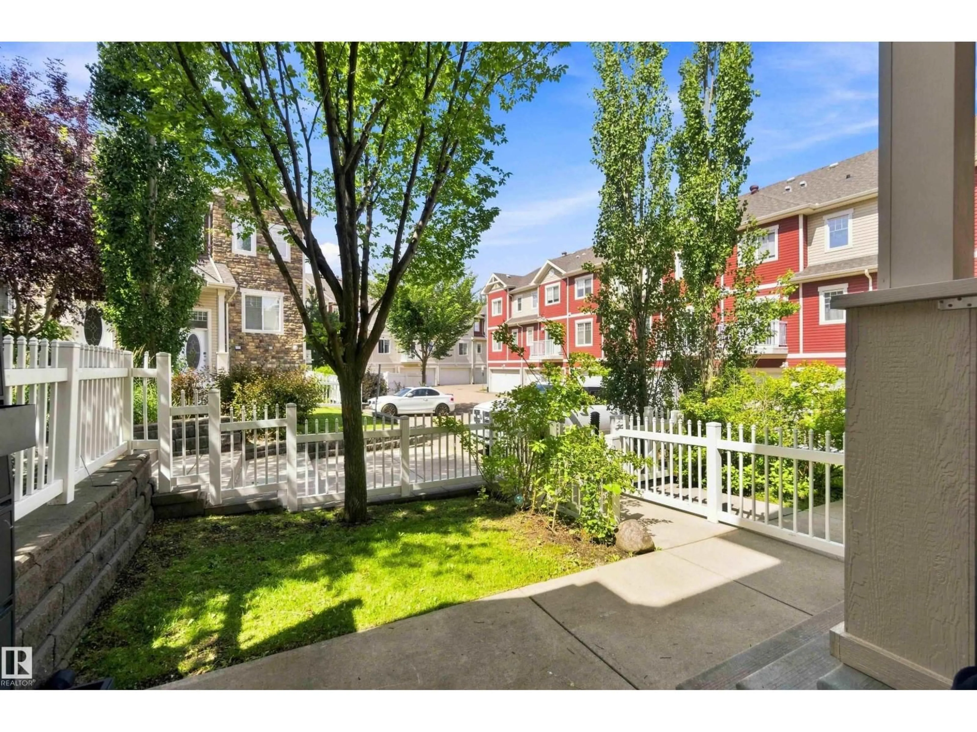 Patio, street for 460 - 43 HEMINGWAY RD, Edmonton Alberta T6M0M5