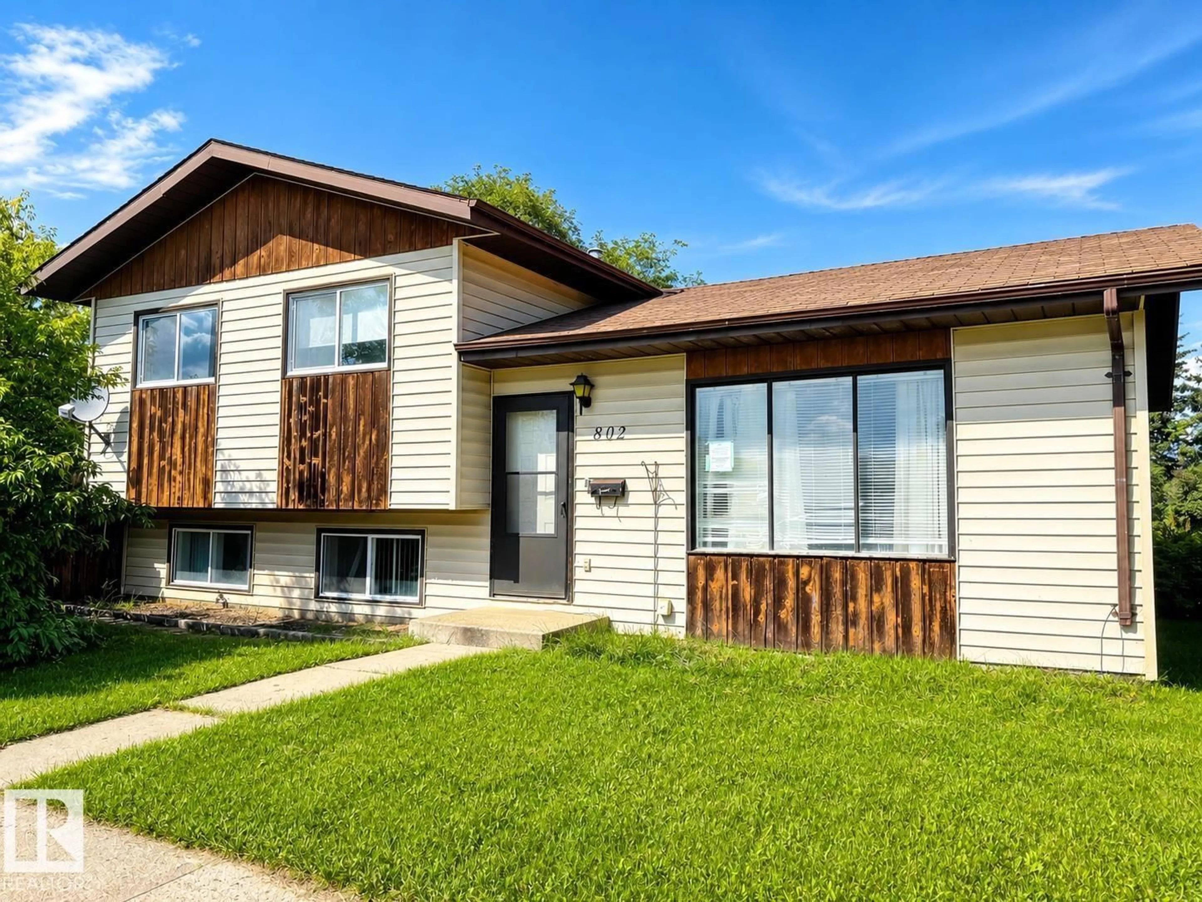Home with vinyl exterior material, street for 802 16 AV, Cold Lake Alberta T9M1L2