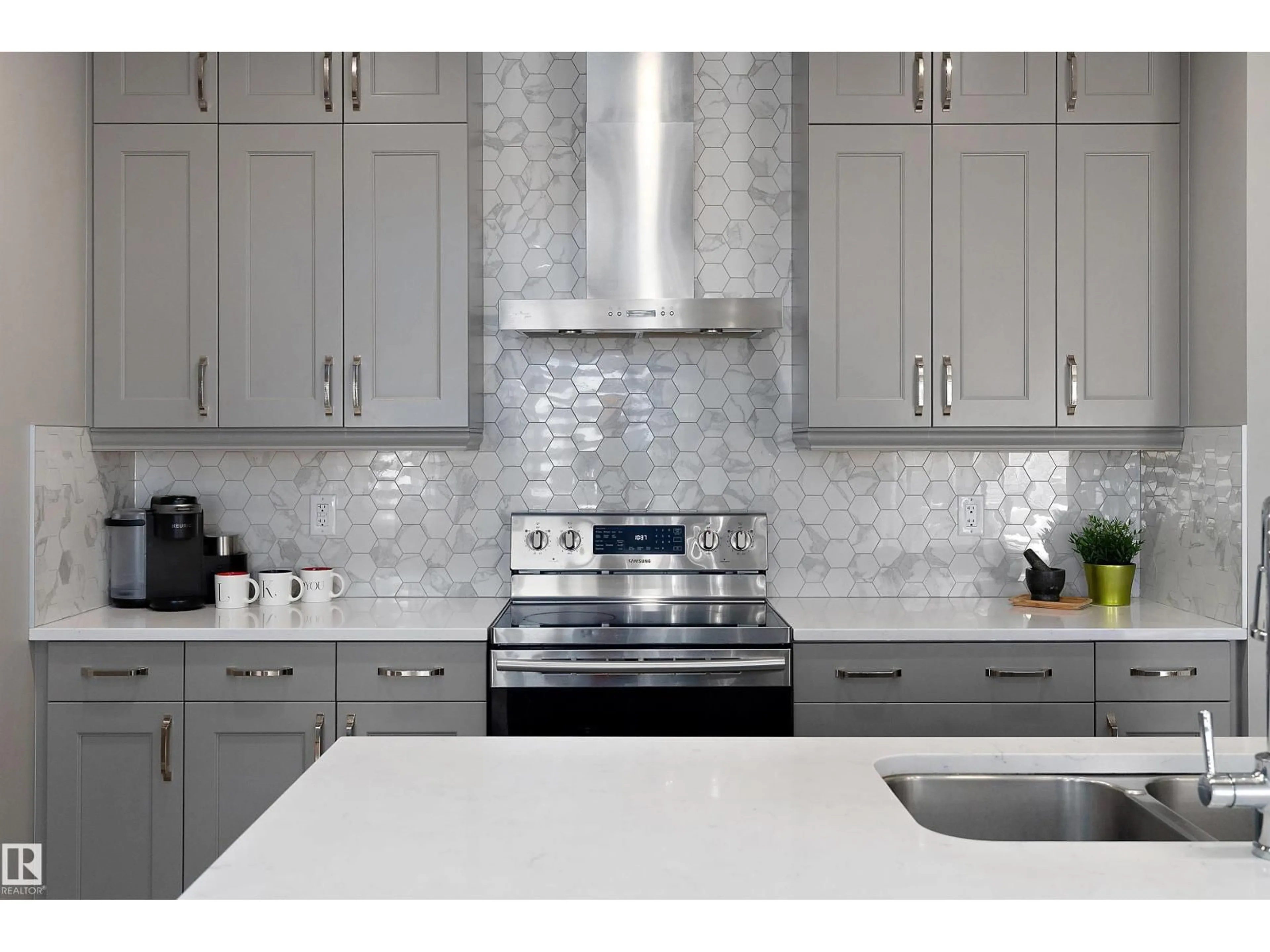 Contemporary kitchen, ceramic/tile floor for NW - 1619 201 ST, Edmonton Alberta T6M0Y3