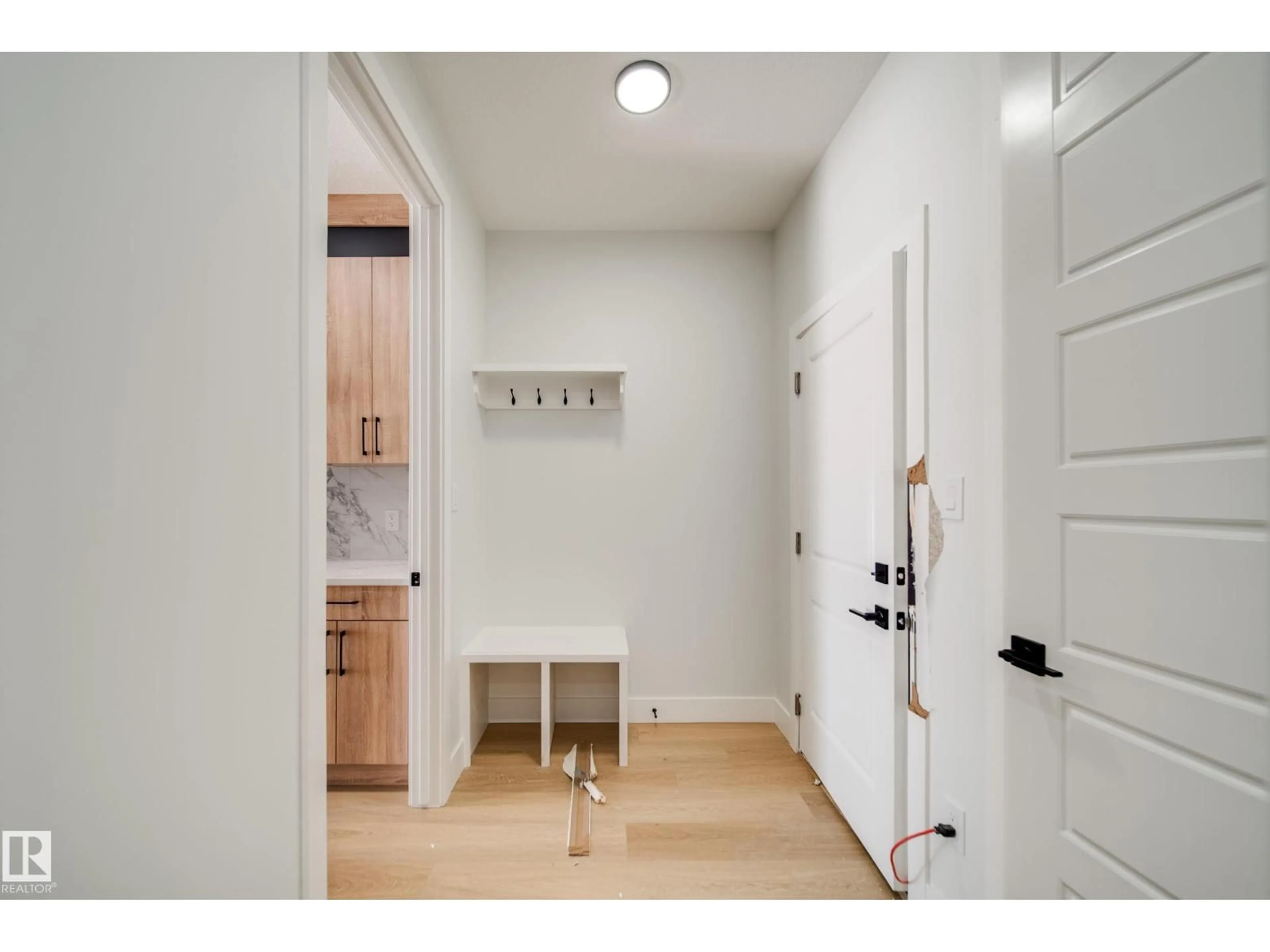 Indoor entryway for NW - 7027 177 AV, Edmonton Alberta T5Z0W8