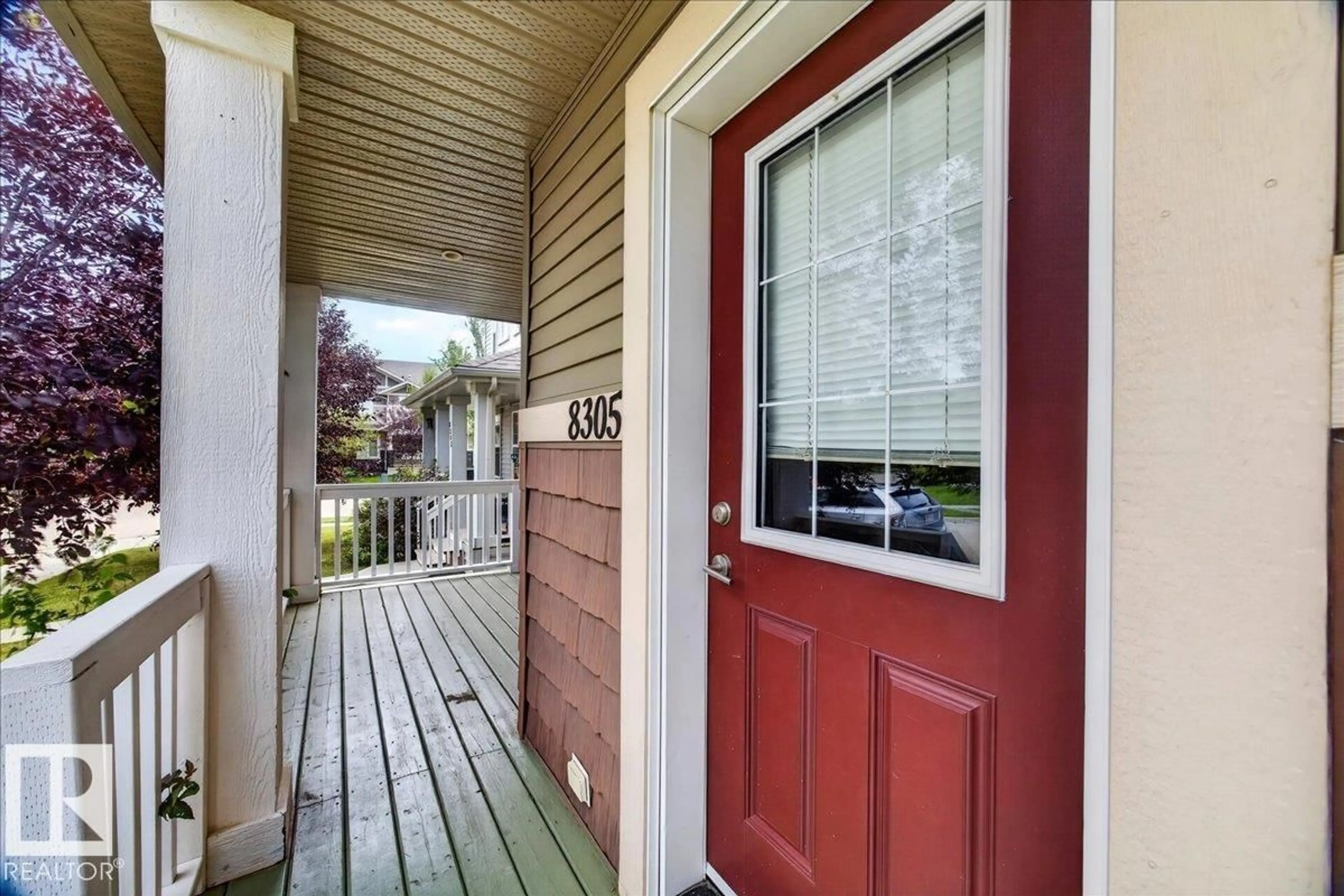 Indoor entryway for 8305 ELLIS CR, Edmonton Alberta T6M2N5
