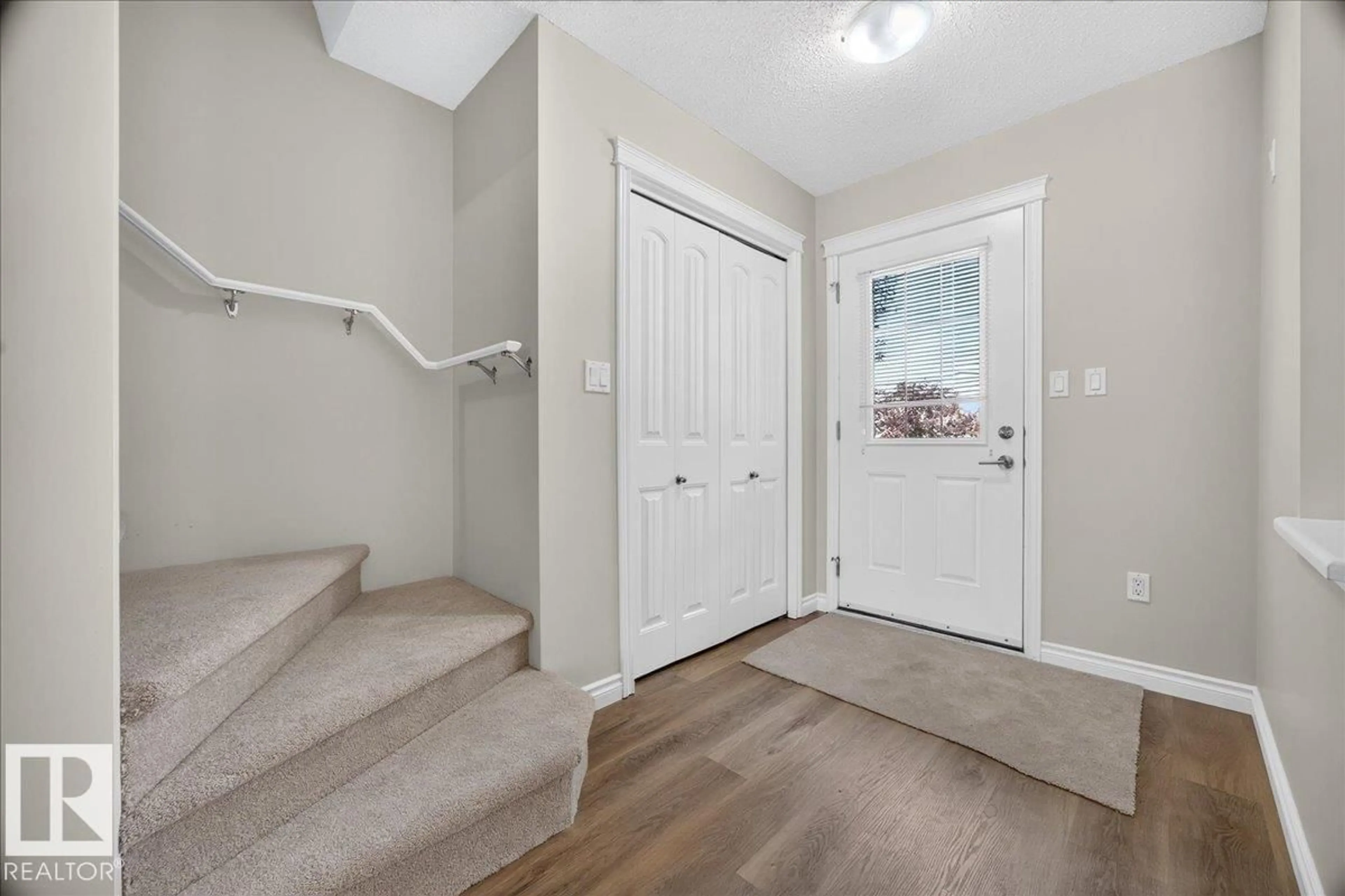 Indoor entryway for 8305 ELLIS CR, Edmonton Alberta T6M2N5
