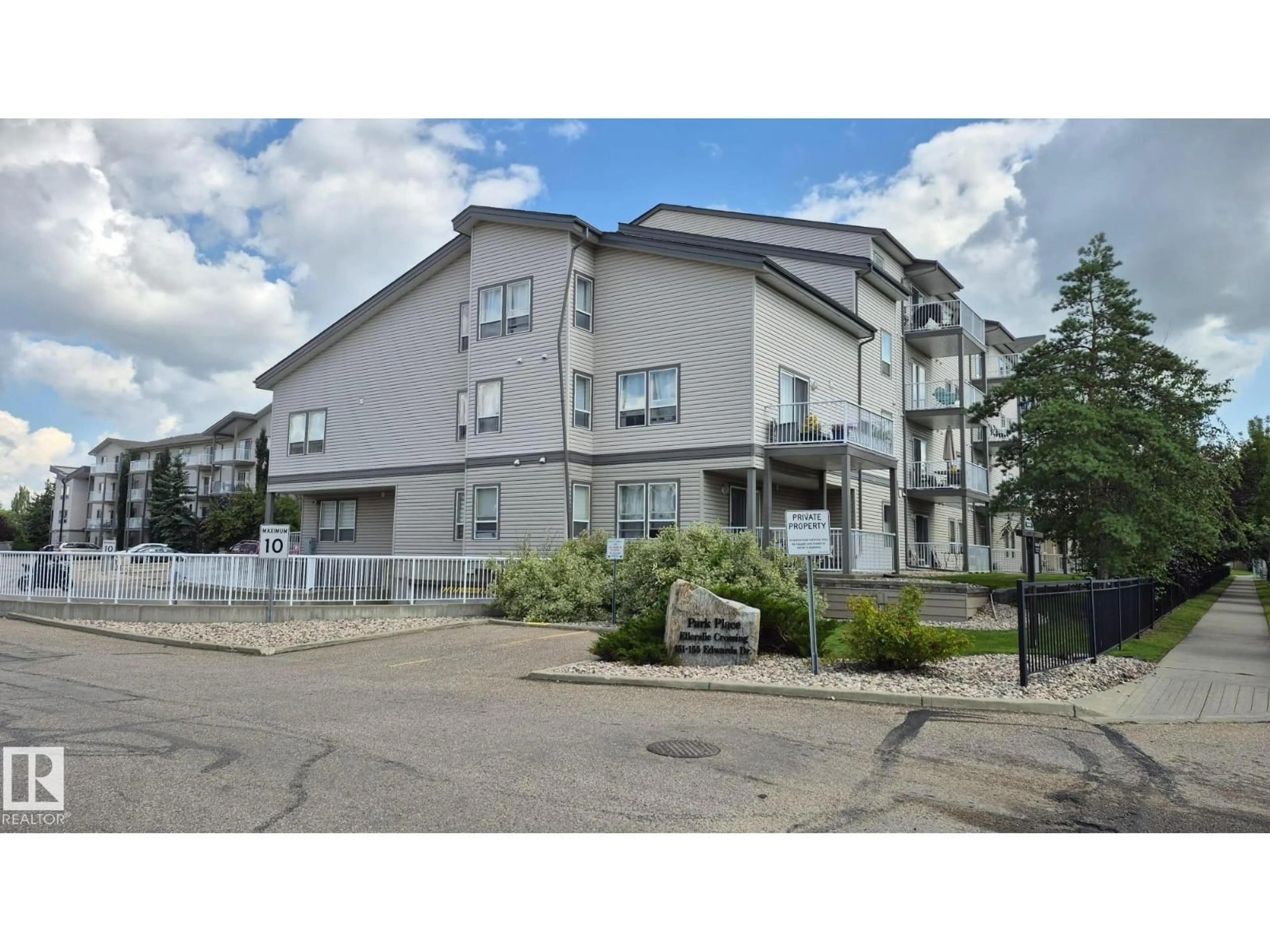 Unknown for 422 EDWARDS DR, Edmonton Alberta T6X1N5