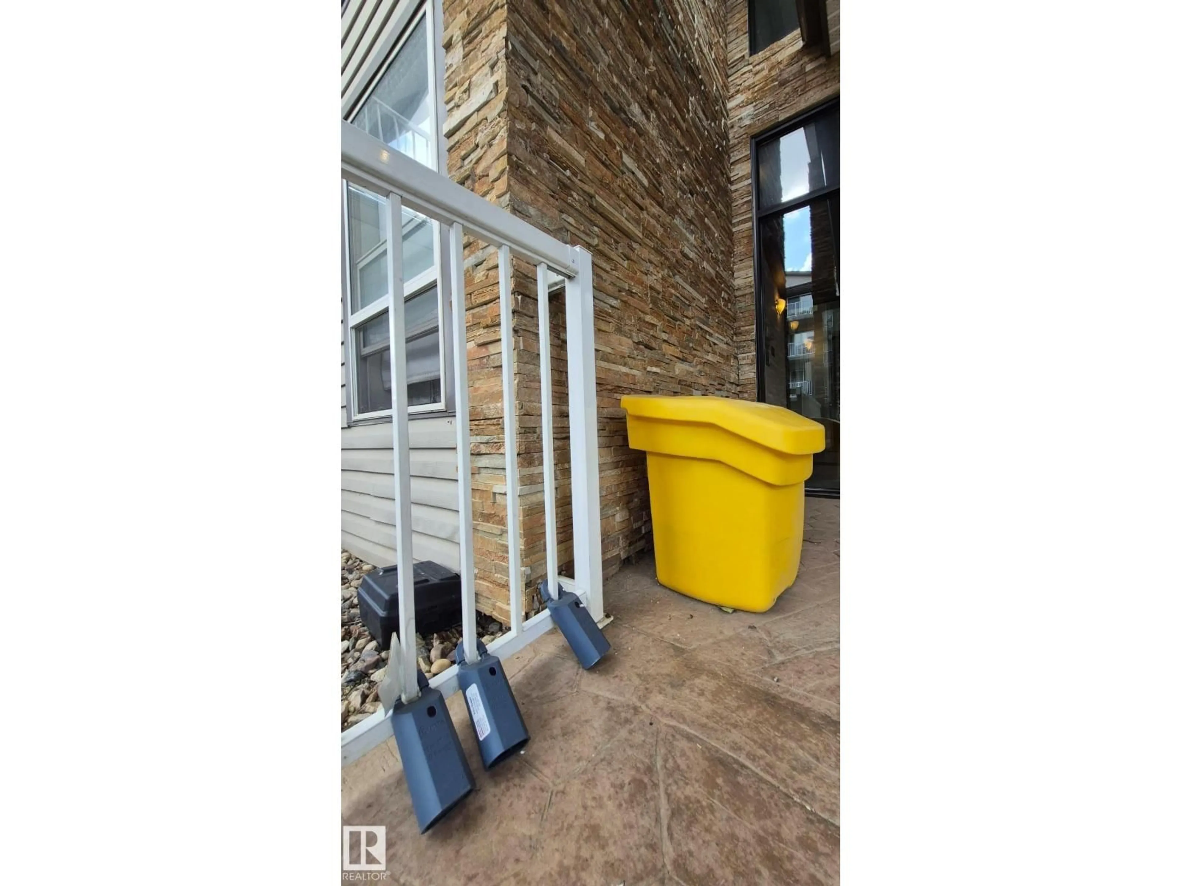 Indoor entryway for 422 EDWARDS DR, Edmonton Alberta T6X1N5