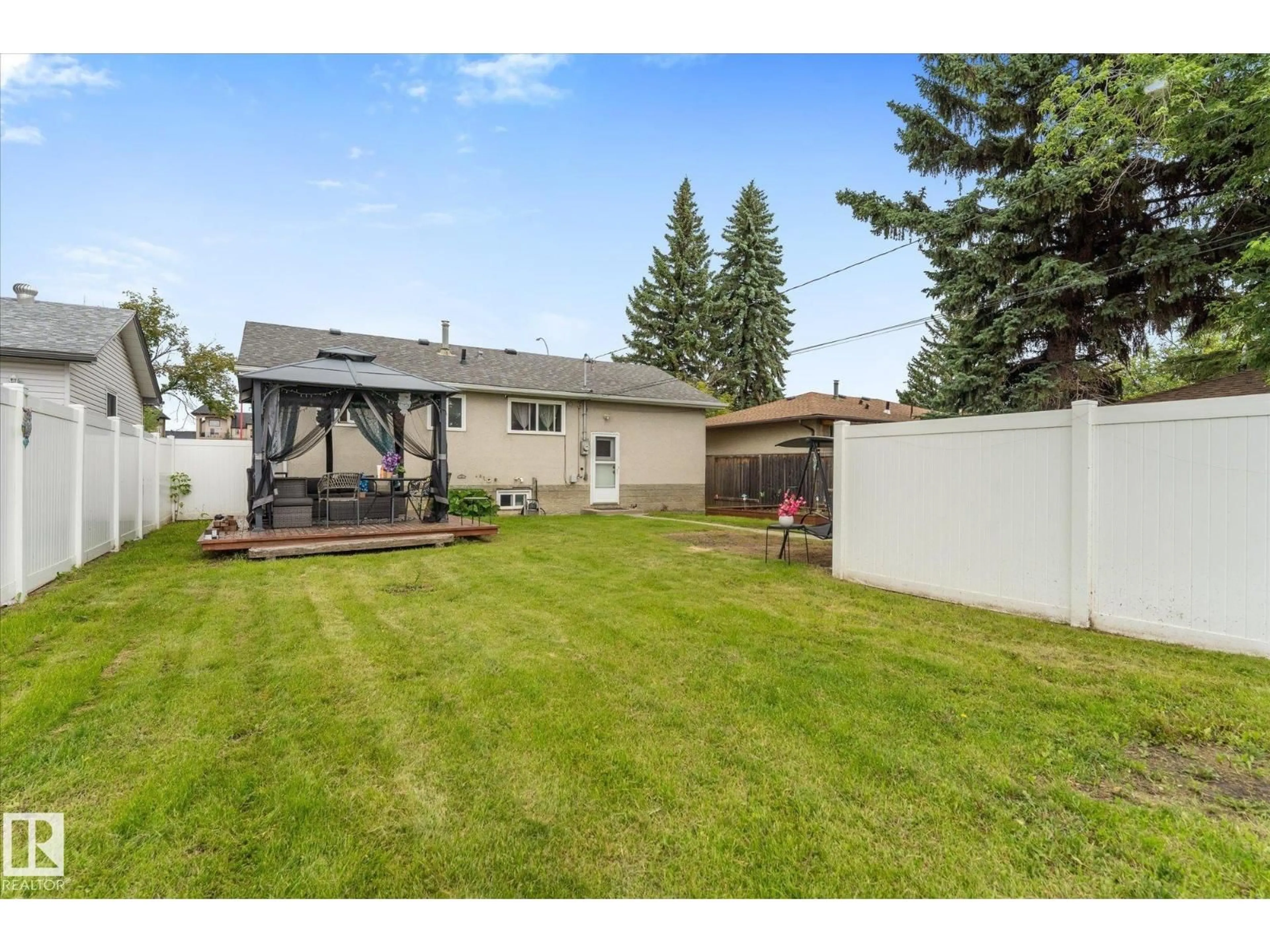A pic from outside/outdoor area/front of a property/back of a property/a pic from drone, unknown for NW - 12923 137 AV, Edmonton Alberta T5L4C3