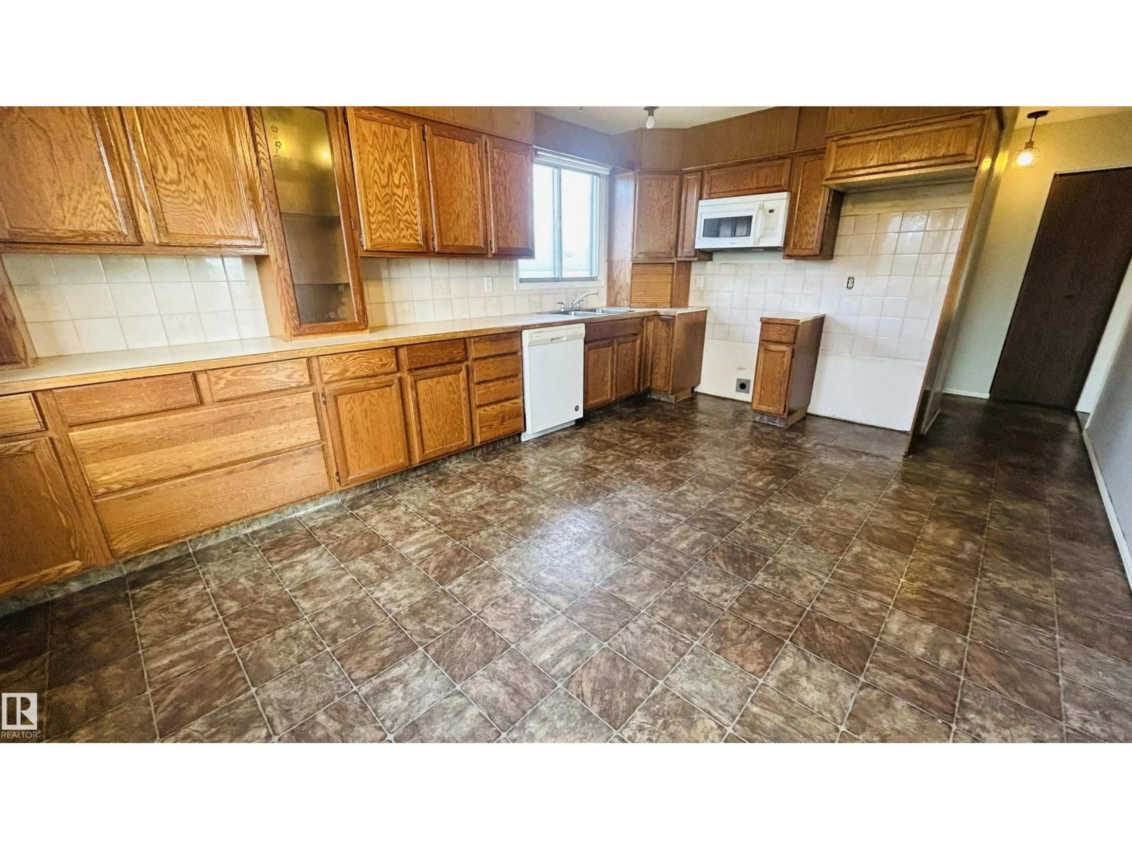 Standard kitchen, ceramic/tile floor for 5102 57, Cold Lake Alberta T9M1S4