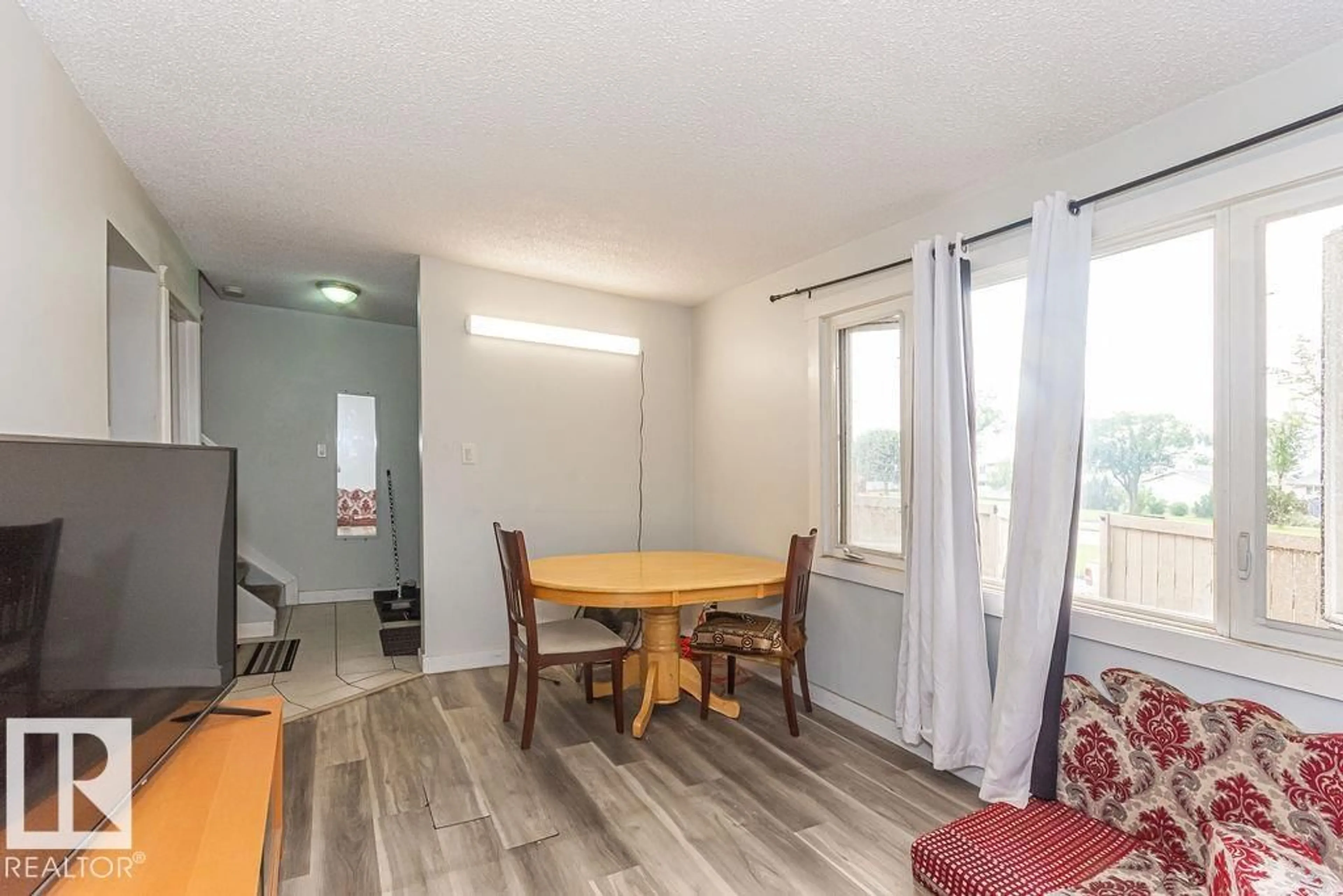 A pic of a room for #5 - 14205 82 ST, Edmonton Alberta T5E2V7