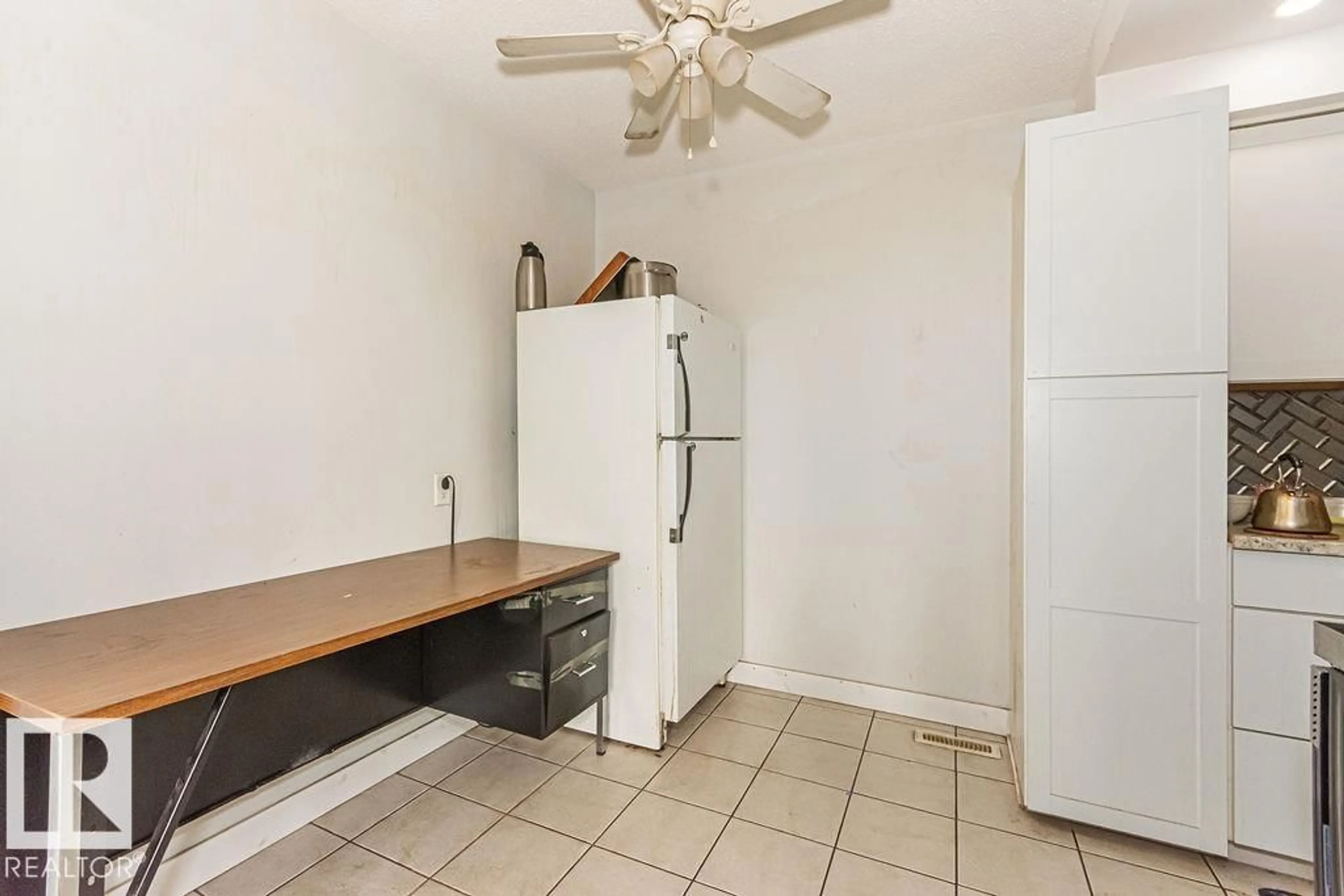 Standard kitchen, unknown for #5 - 14205 82 ST, Edmonton Alberta T5E2V7