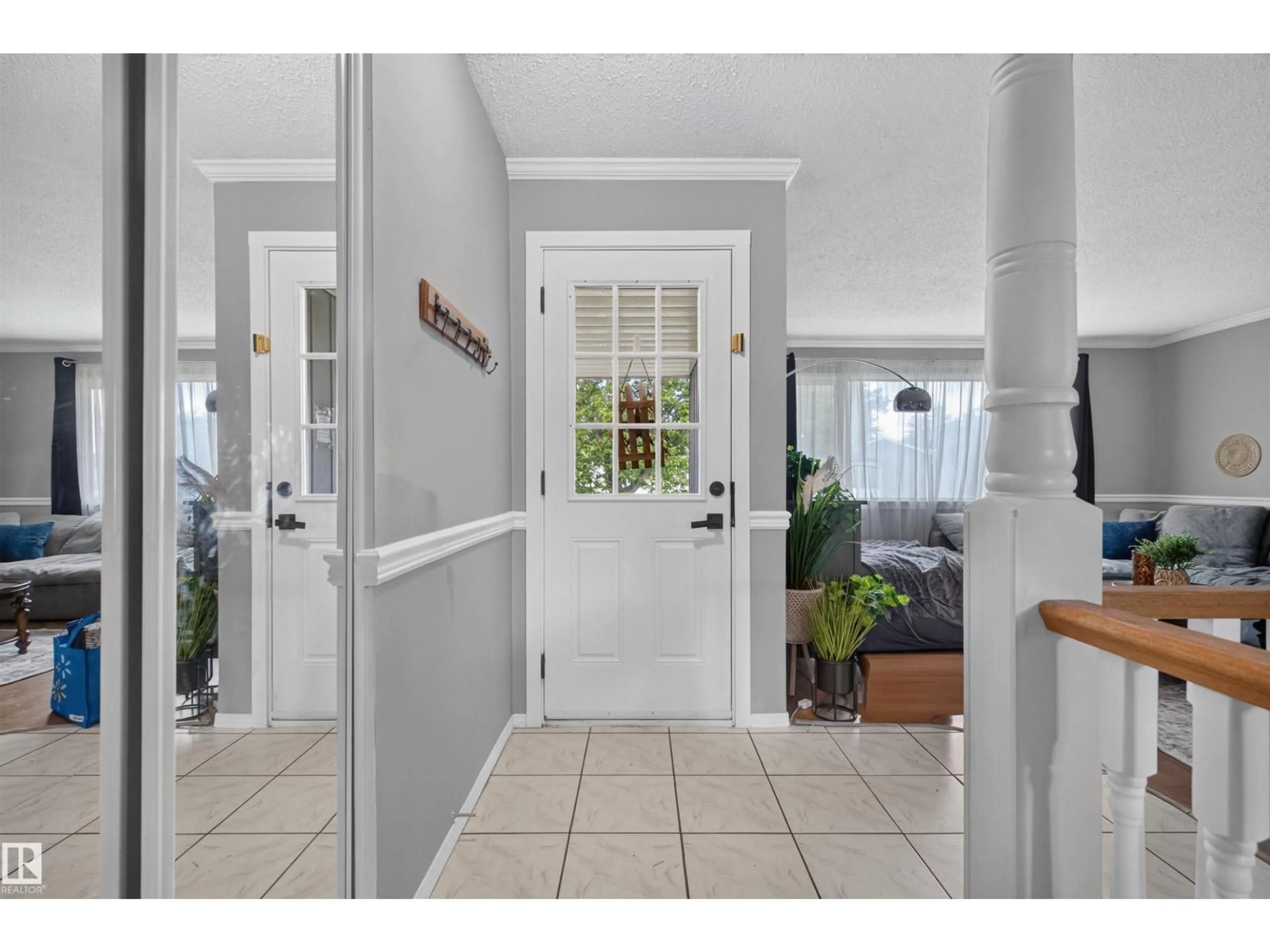 Indoor entryway for 3606 44 ST, Leduc Alberta T9E6A1
