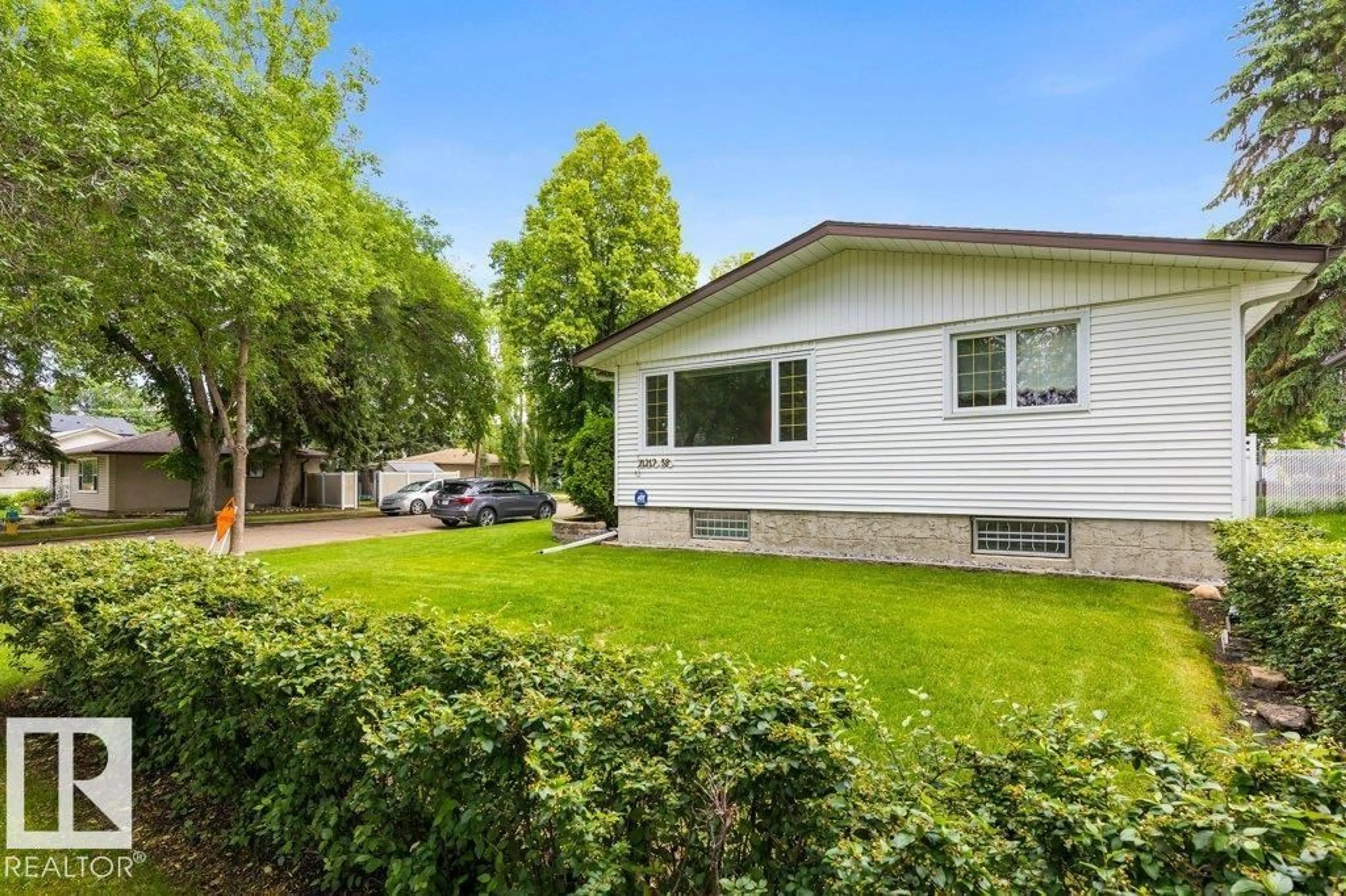 Unknown for NW - 11217 38 ST, Edmonton Alberta T5W2G3