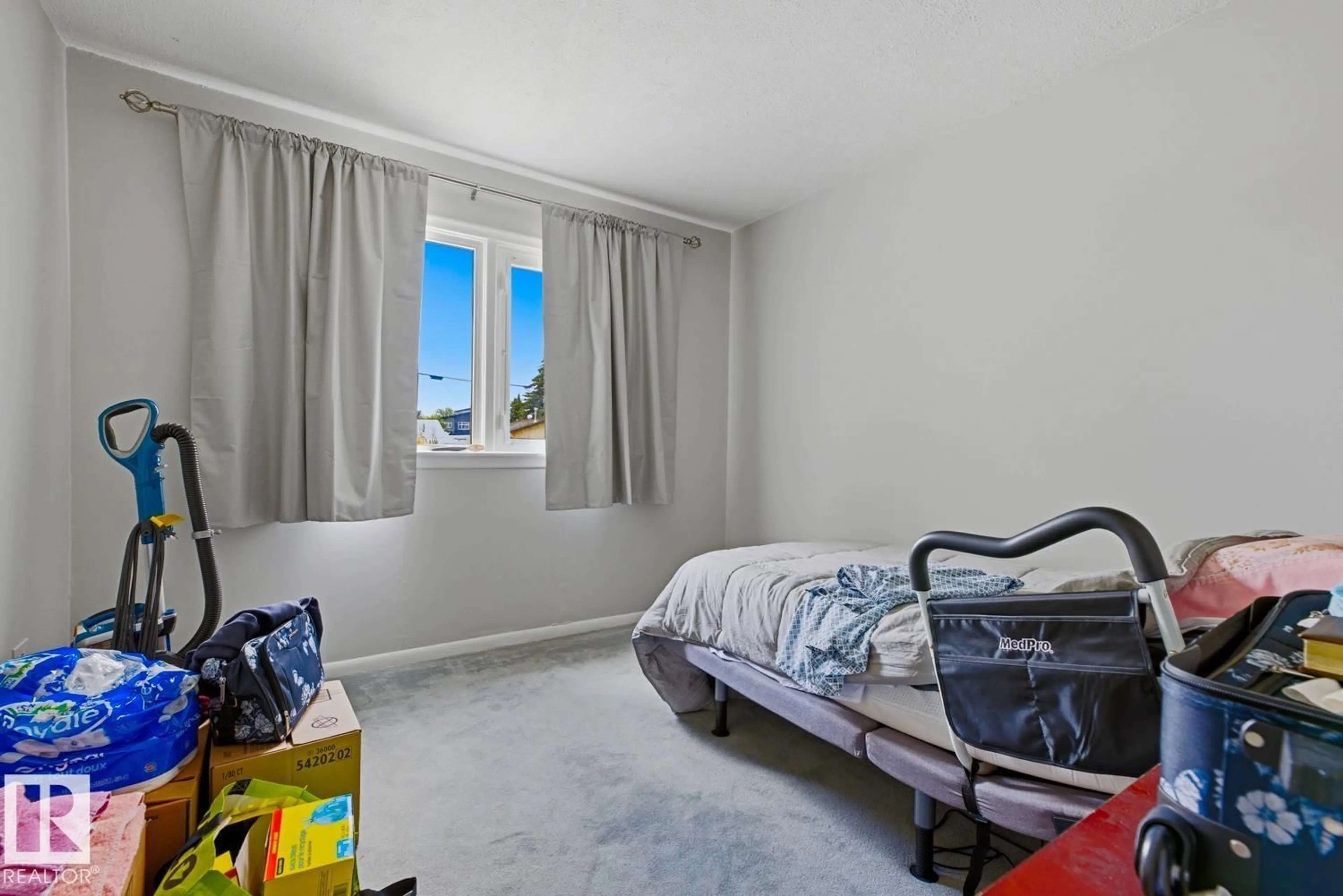 A pic of a room for 9716 162 ST, Edmonton Alberta T5P2K9