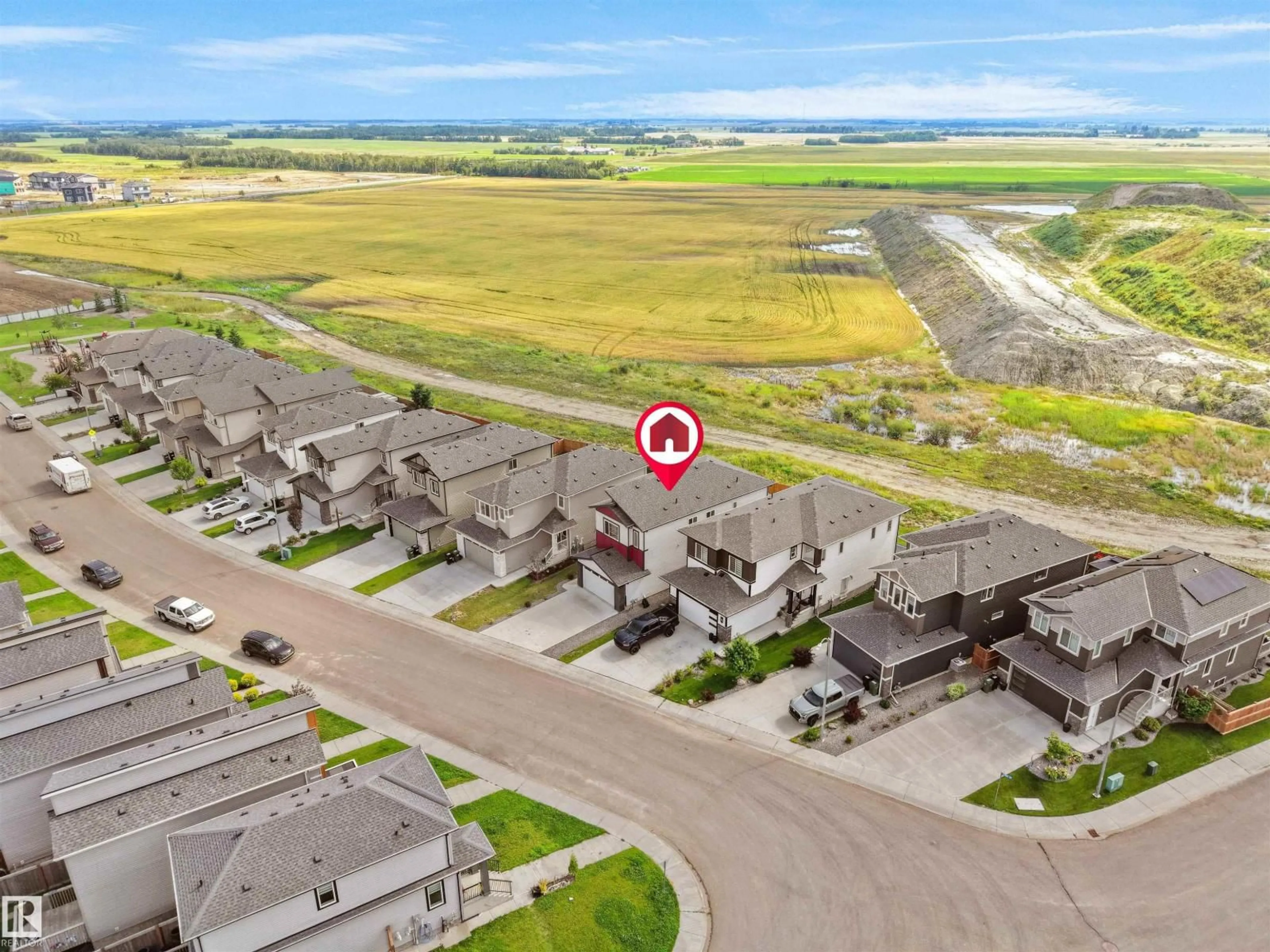 A pic from outside/outdoor area/front of a property/back of a property/a pic from drone, street for 829 MORRIS AV, Leduc Alberta T9E1G1