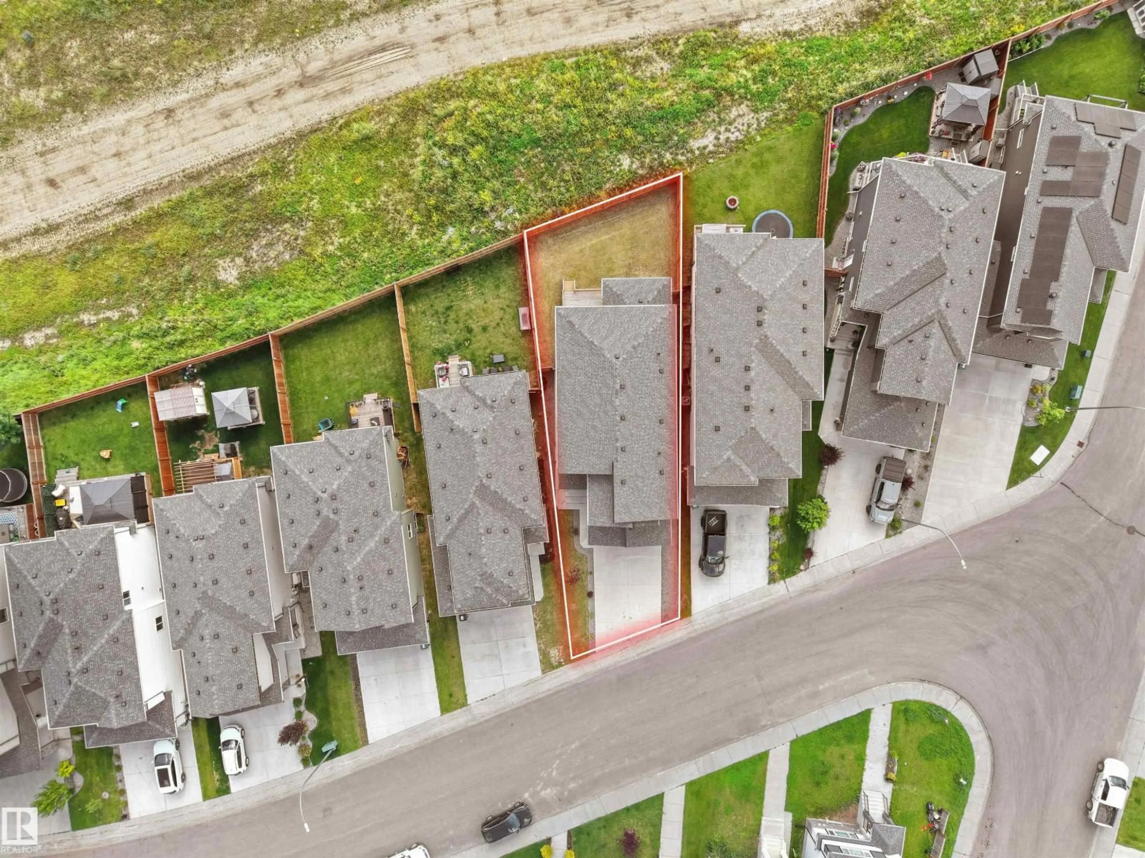 A pic from outside/outdoor area/front of a property/back of a property/a pic from drone, street for 829 MORRIS AV, Leduc Alberta T9E1G1