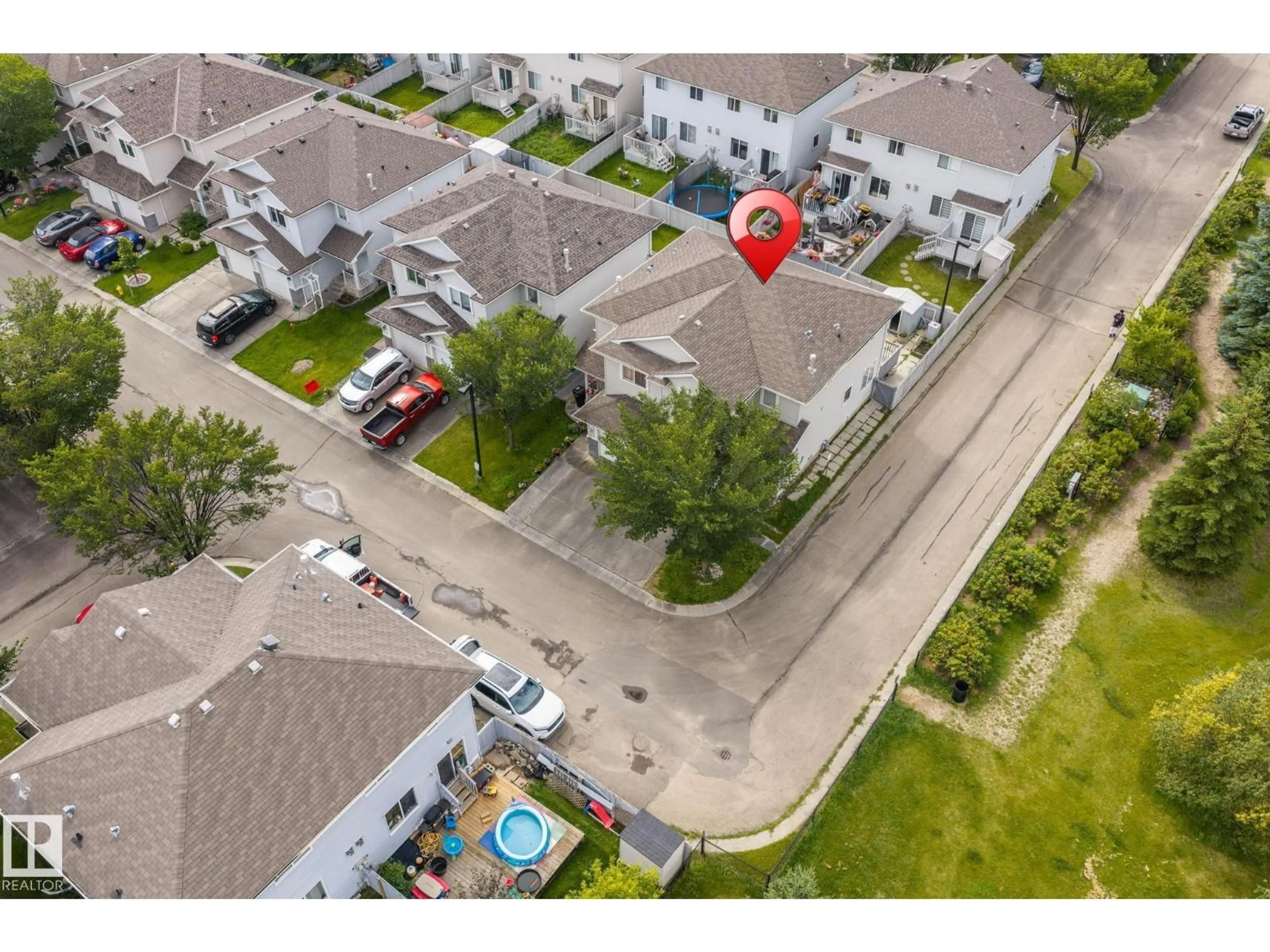 A pic from outside/outdoor area/front of a property/back of a property/a pic from drone, street for 4350 - 80 23 ST, Edmonton Alberta T6T1X8