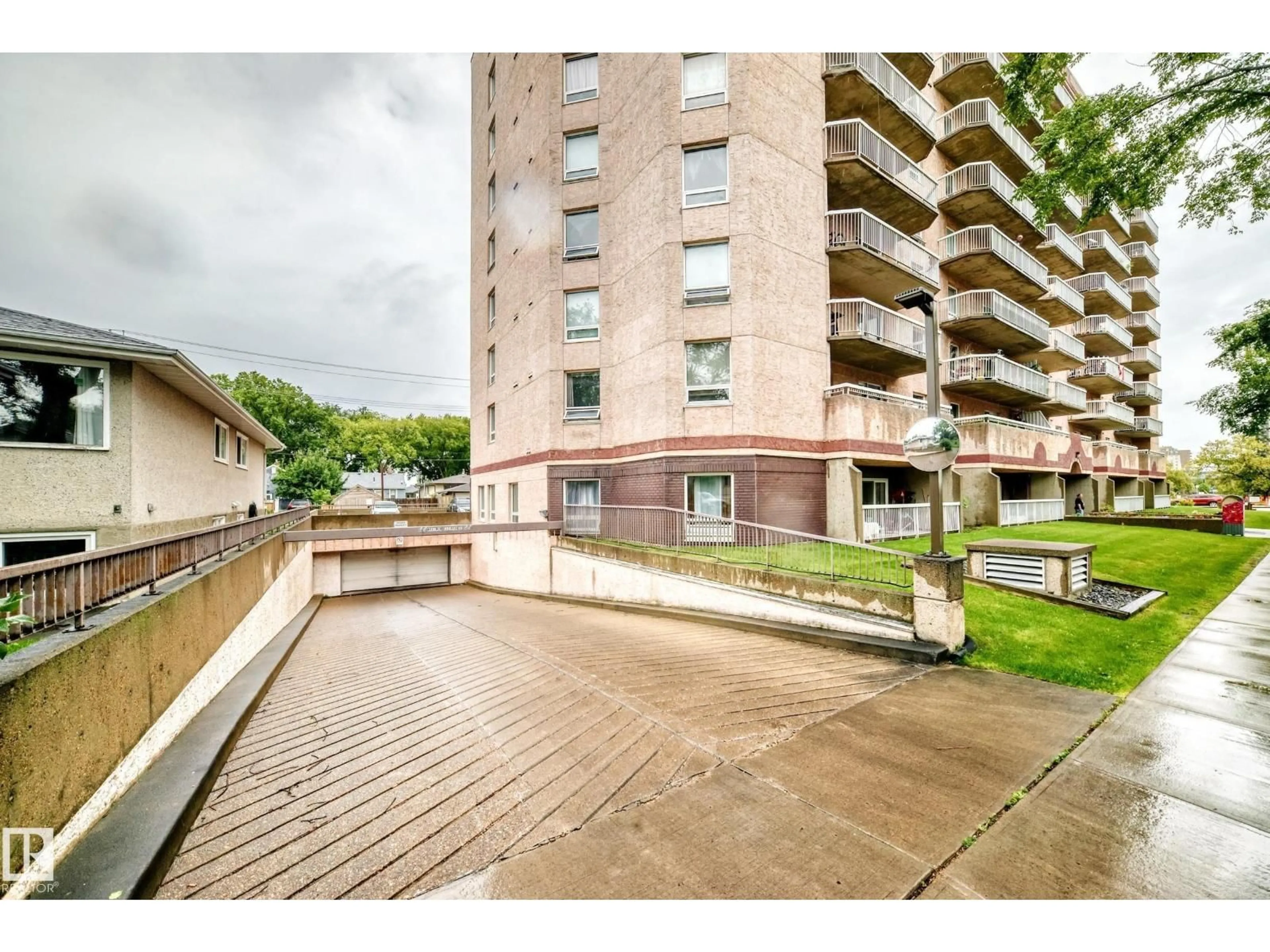 Patio, unknown for 706 - 11211 85 ST NW, Edmonton Alberta T5B4T7