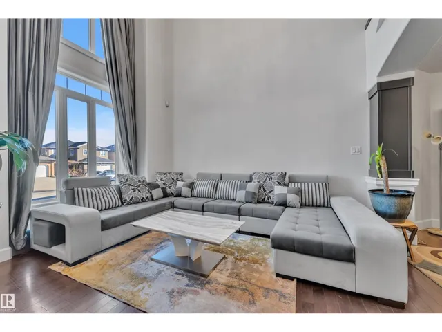 10915 175 AV, Edmonton 4