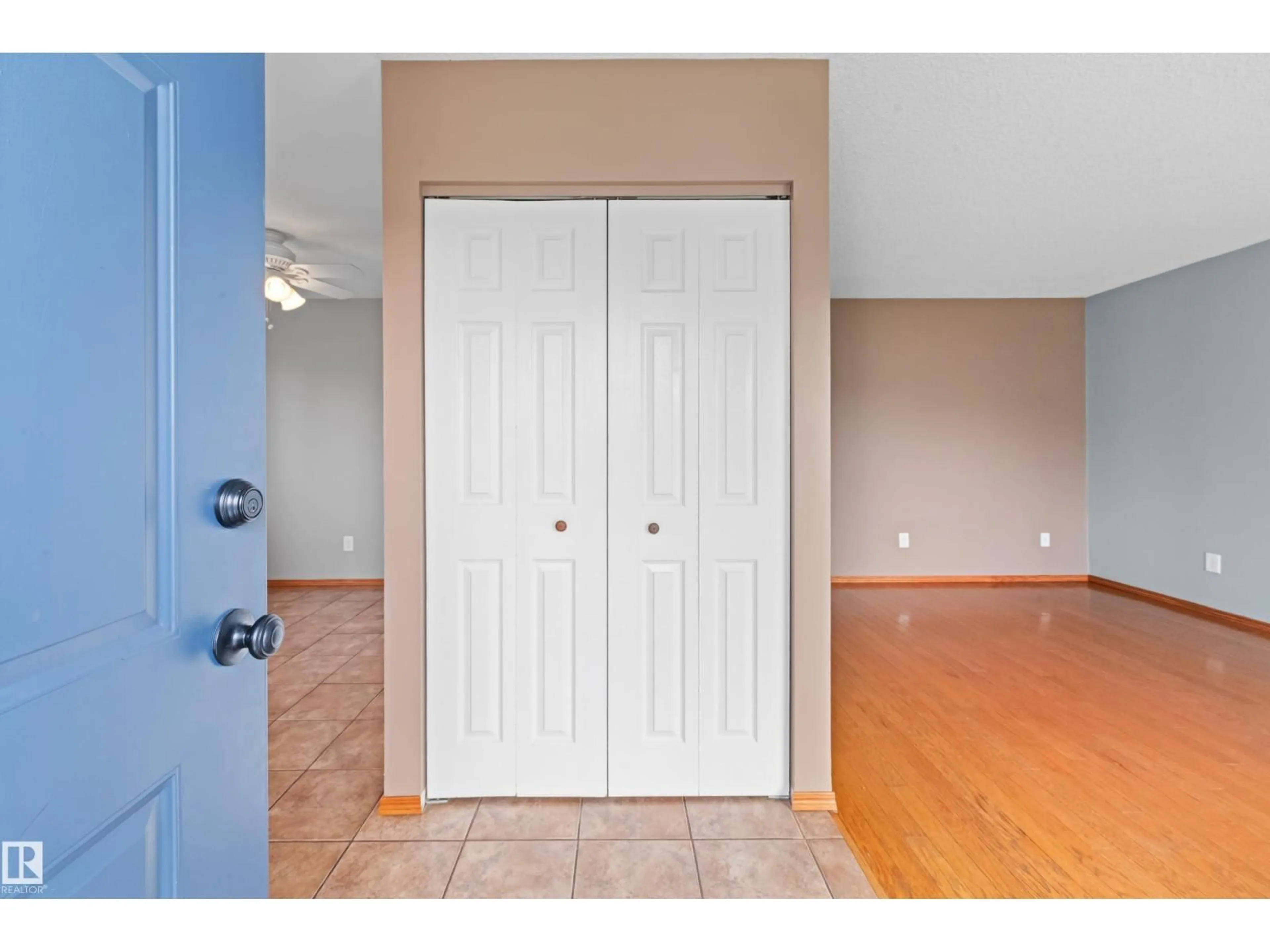 Indoor entryway for 14538 37 ST, Edmonton Alberta T5Y2K2