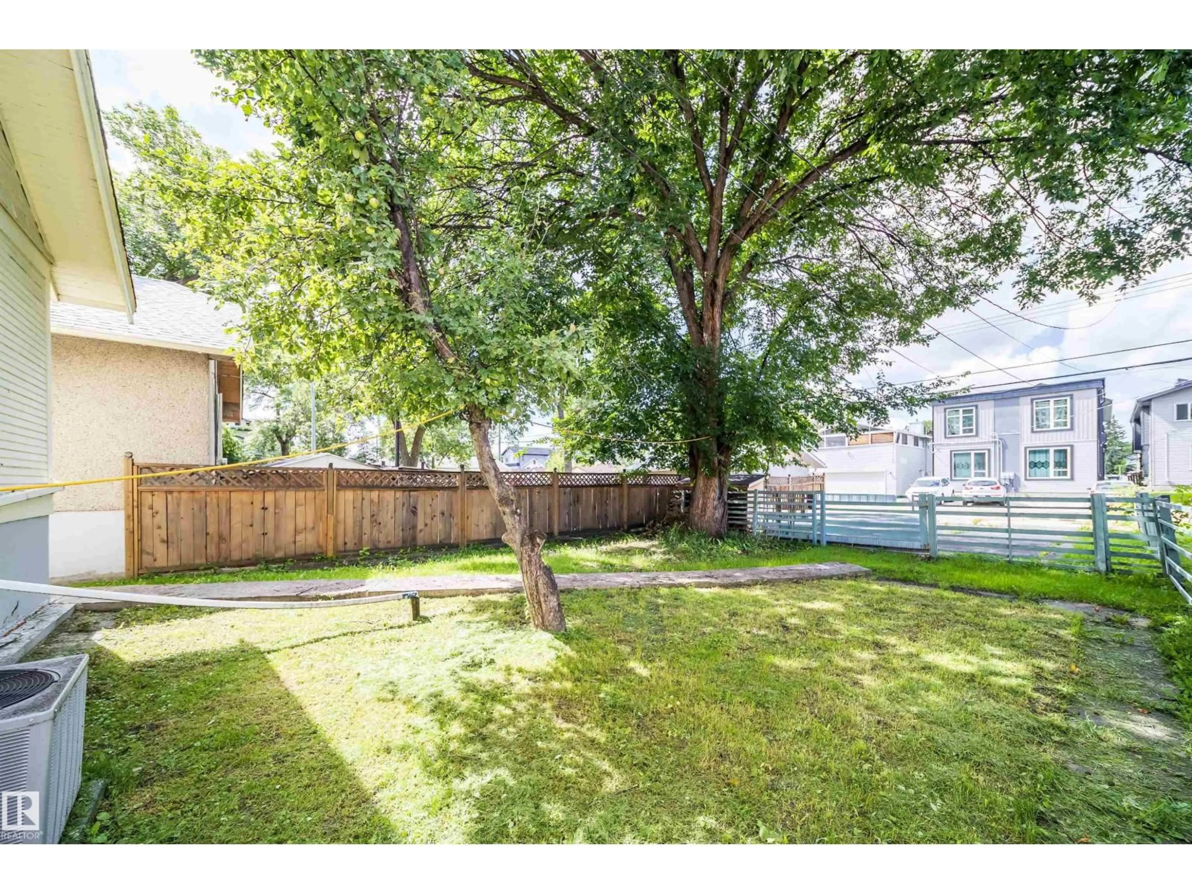 Unknown for NW - 11604 97 ST, Edmonton Alberta T5G1X9