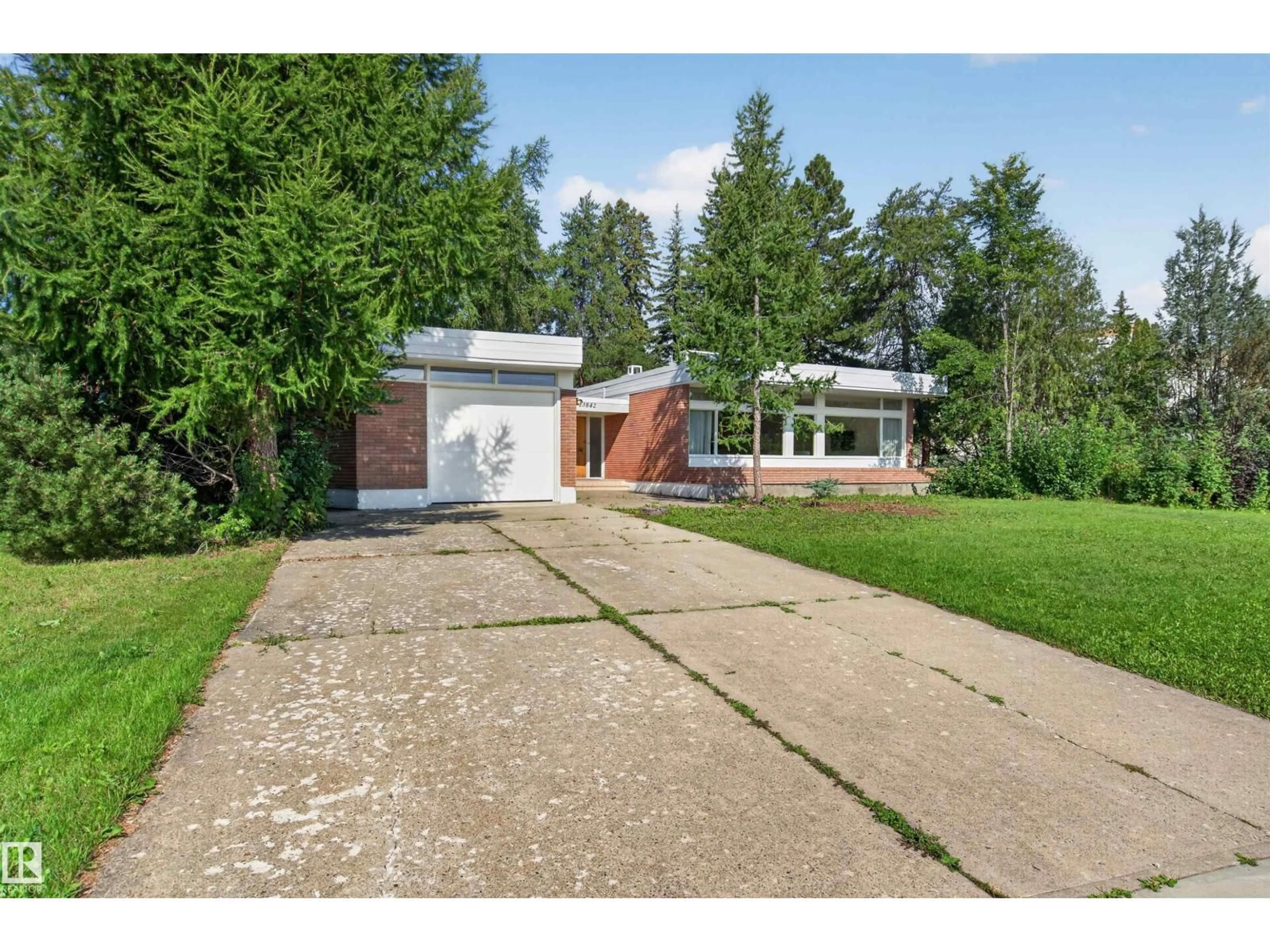 Unknown for 13842 RAVINE DR, Edmonton Alberta T5N3M1
