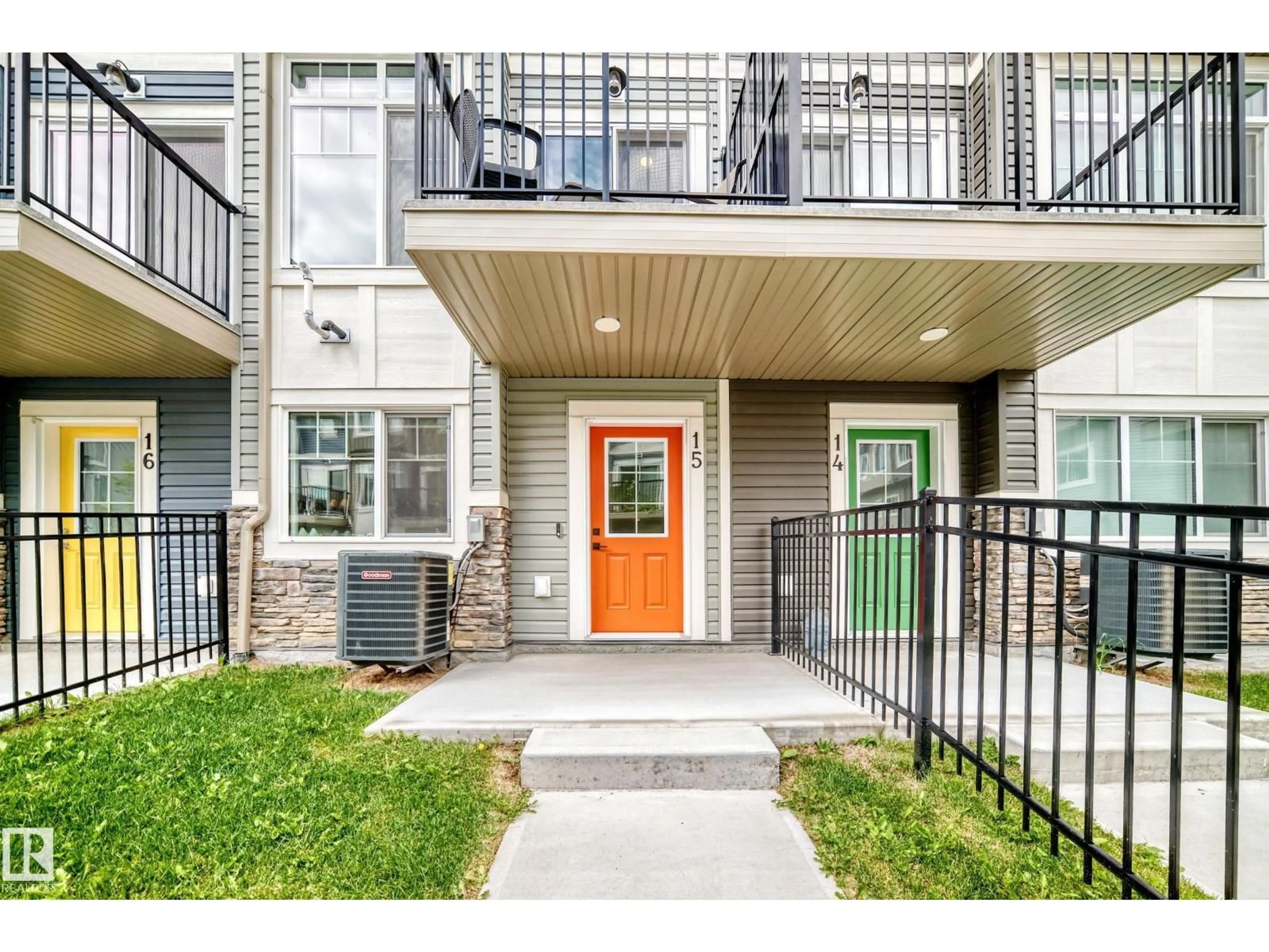Indoor entryway for 15 - 6214 CARTMELL CT, Edmonton Alberta T6W5A7