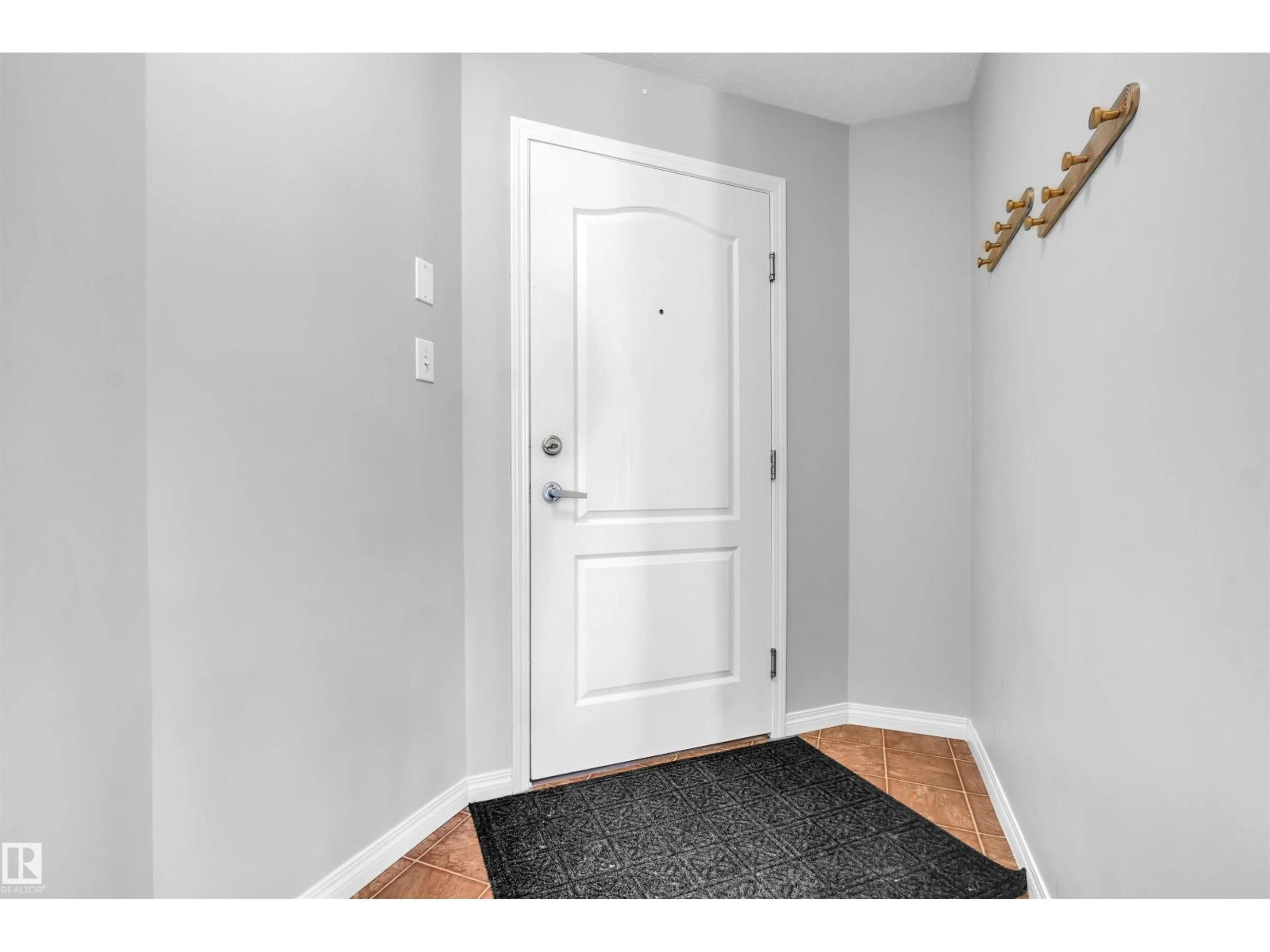 Indoor entryway for 9357 - 2115 SIMPSON DR, Edmonton Alberta T6R0N3