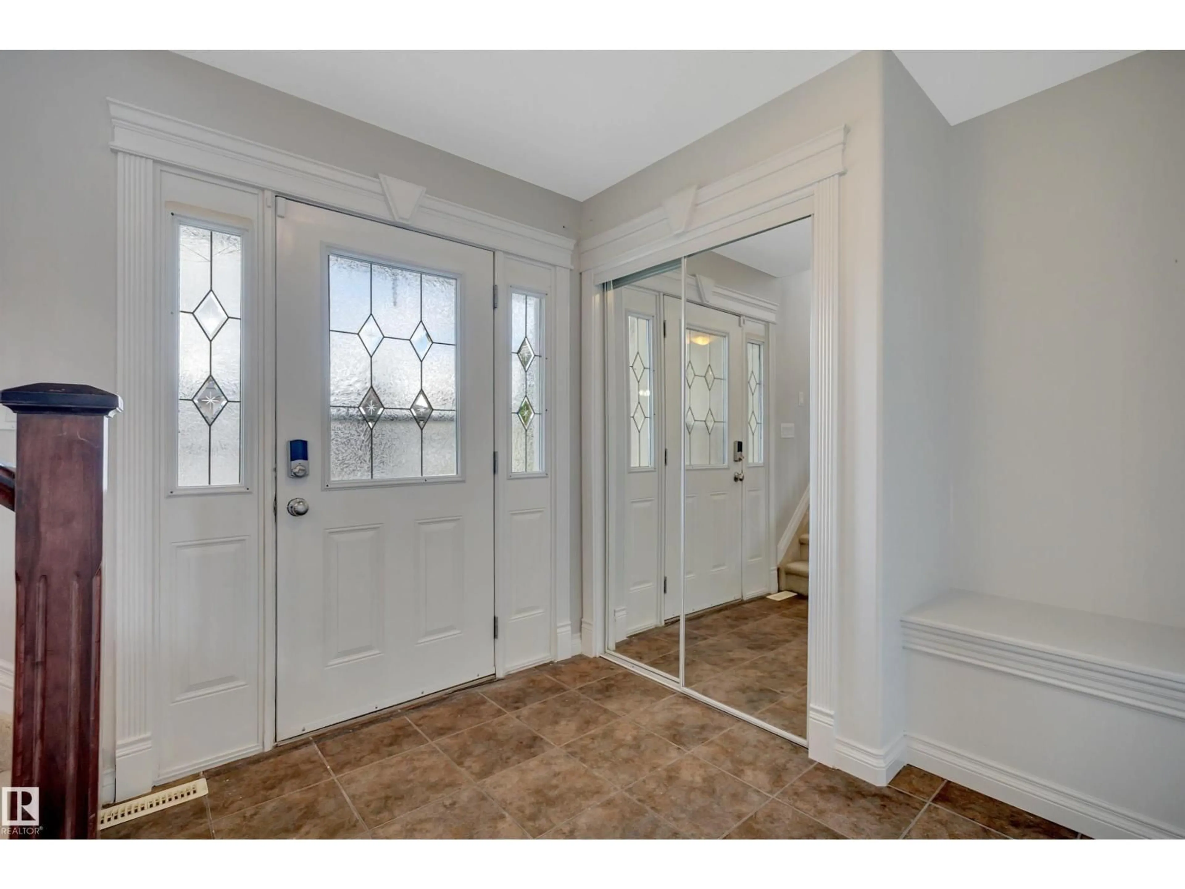 Indoor entryway for 24 BIRCHMONT DR, Leduc Alberta T9E8S3