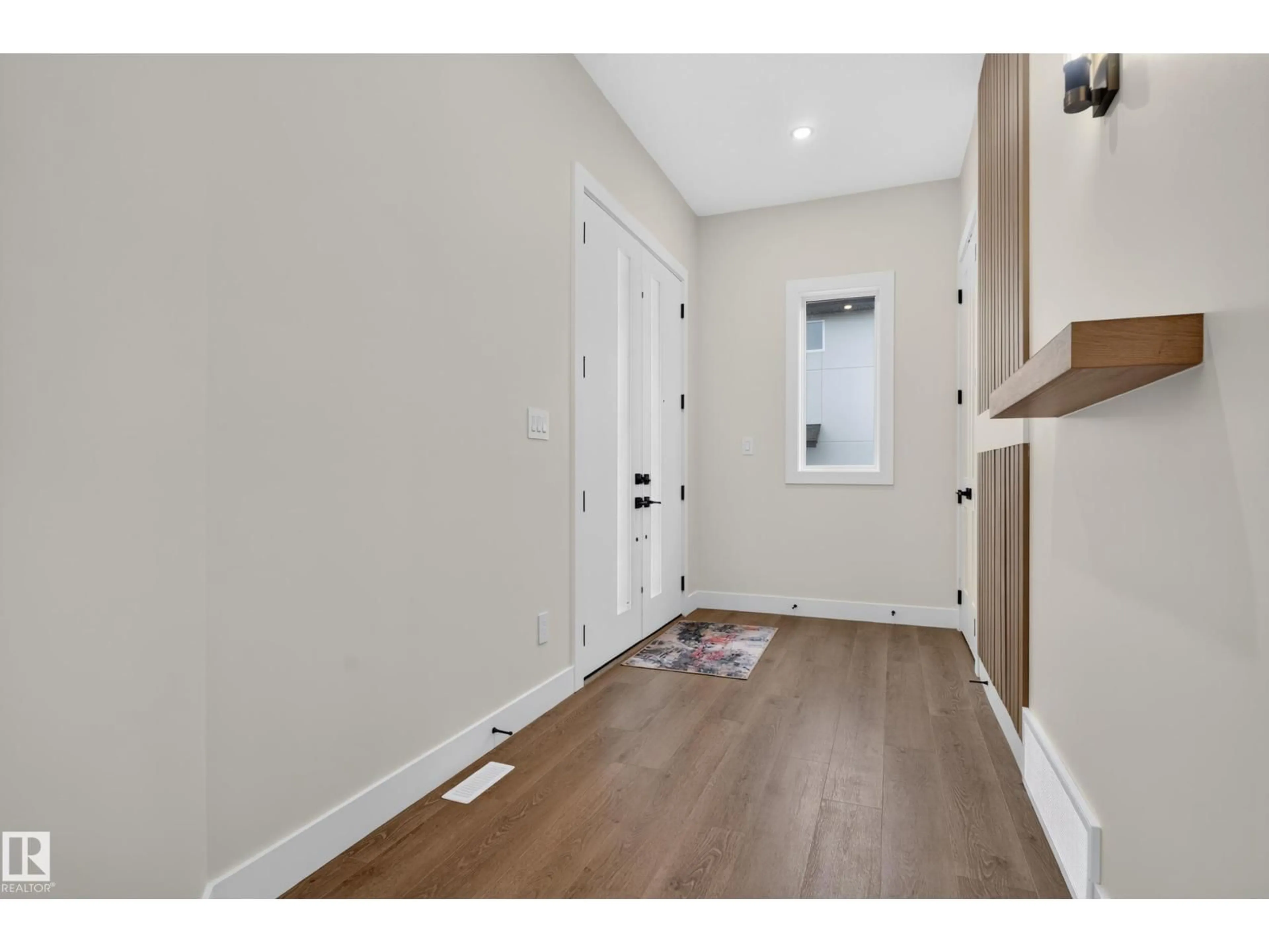 Indoor entryway for 132 EDGEWATER CI, Leduc Alberta T9E1K5