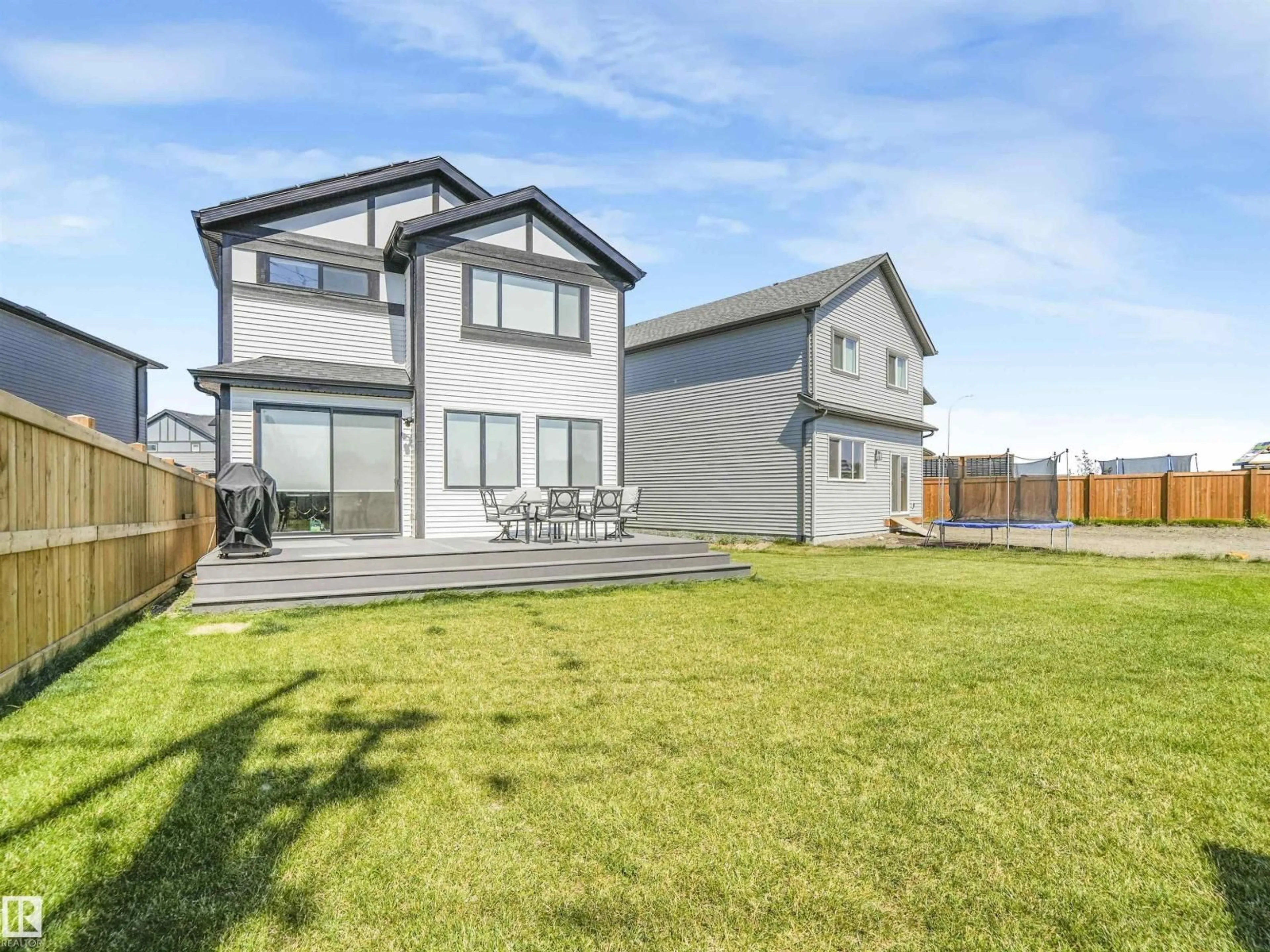 A pic from outside/outdoor area/front of a property/back of a property/a pic from drone, unknown for 19 NETTLE CR, St. Albert Alberta T8N7Z8
