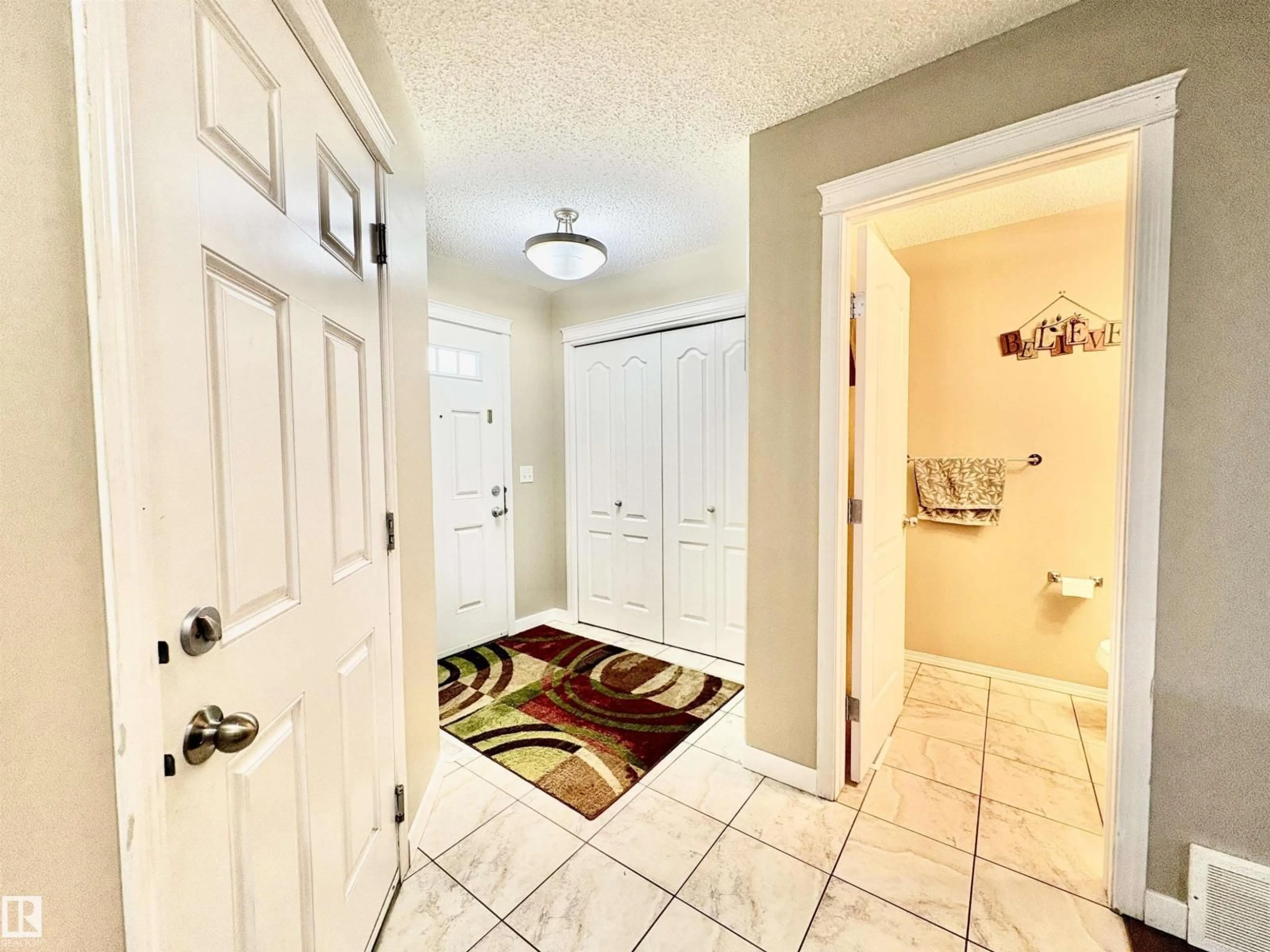 Indoor entryway for 1824 RUTHERFORD RD, Edmonton Alberta T6W0Z8