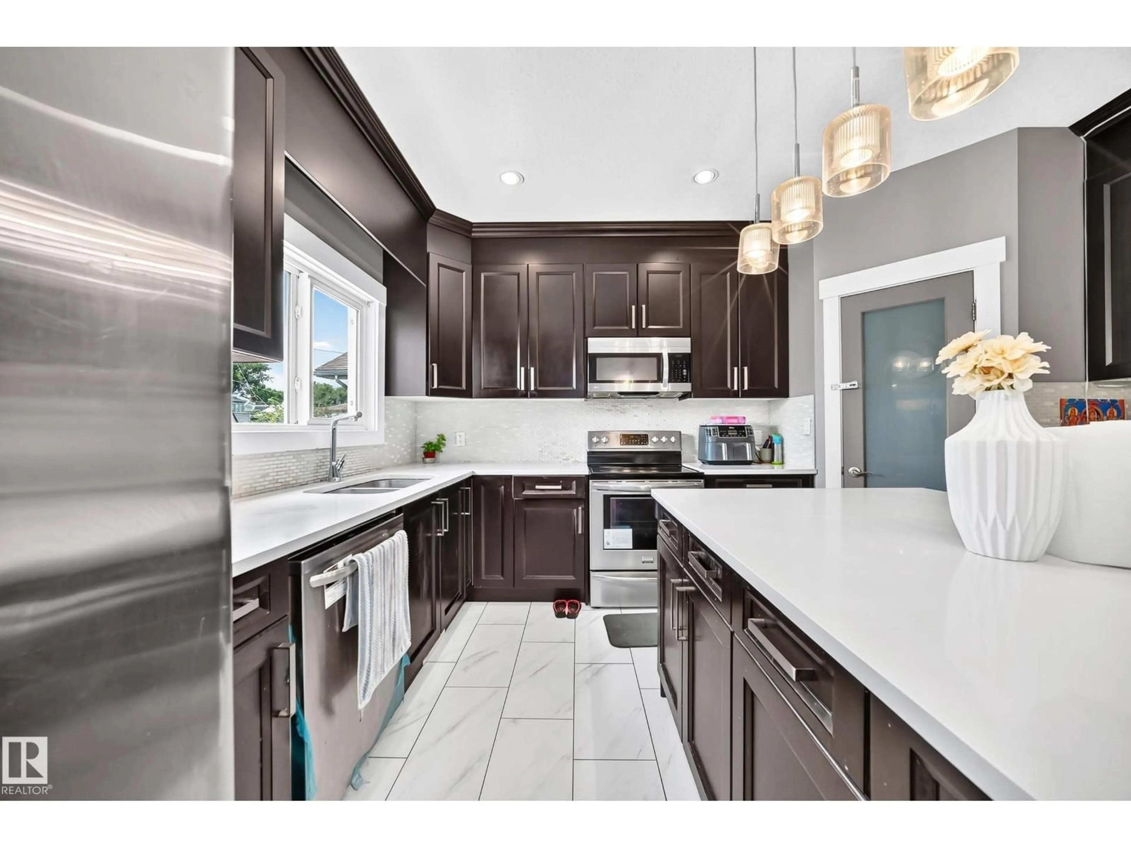 Contemporary kitchen, ceramic/tile floor for NW - 12730 118 ST, Edmonton Alberta T5E5K8