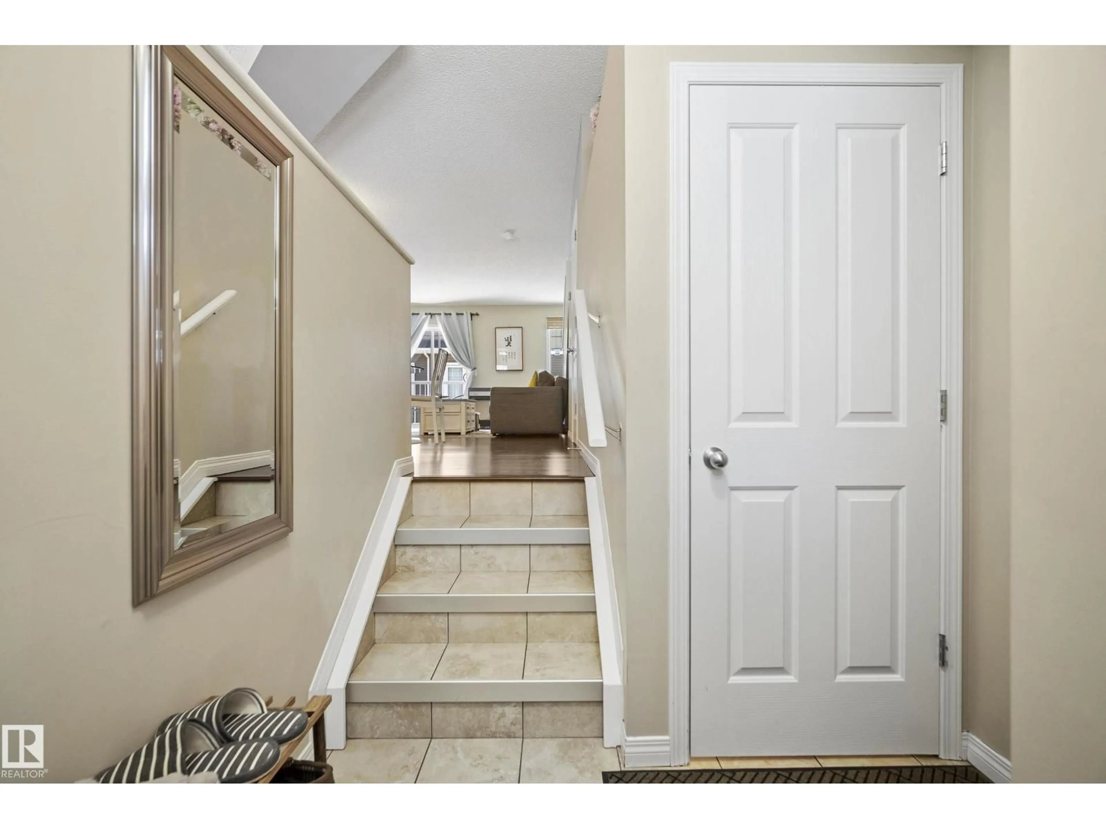 Indoor entryway for #71 - 4050 SAVARYN DR, Edmonton Alberta T6X1R8