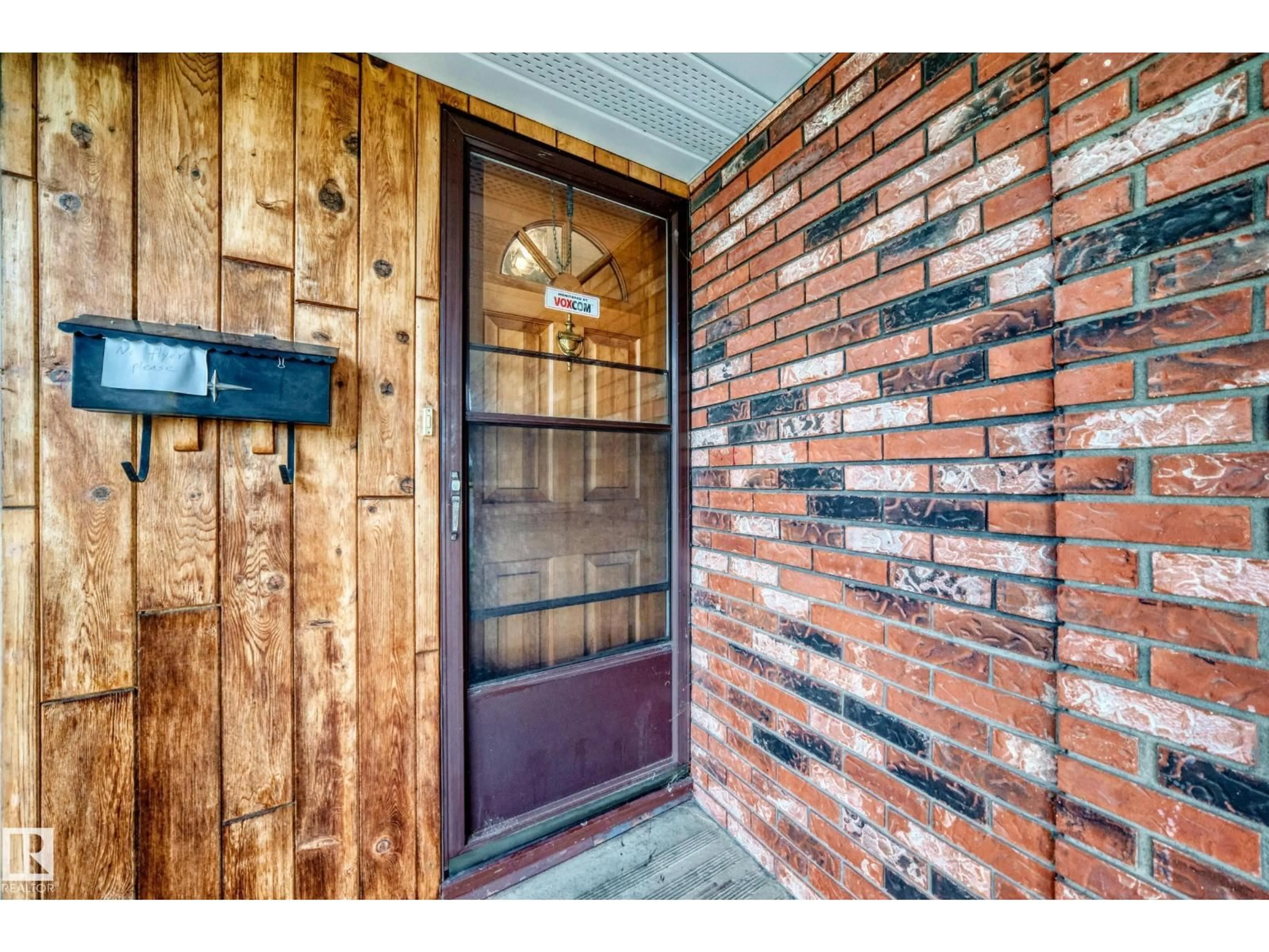 Indoor entryway for NW - 15020 88 ST, Edmonton Alberta T5E5T5