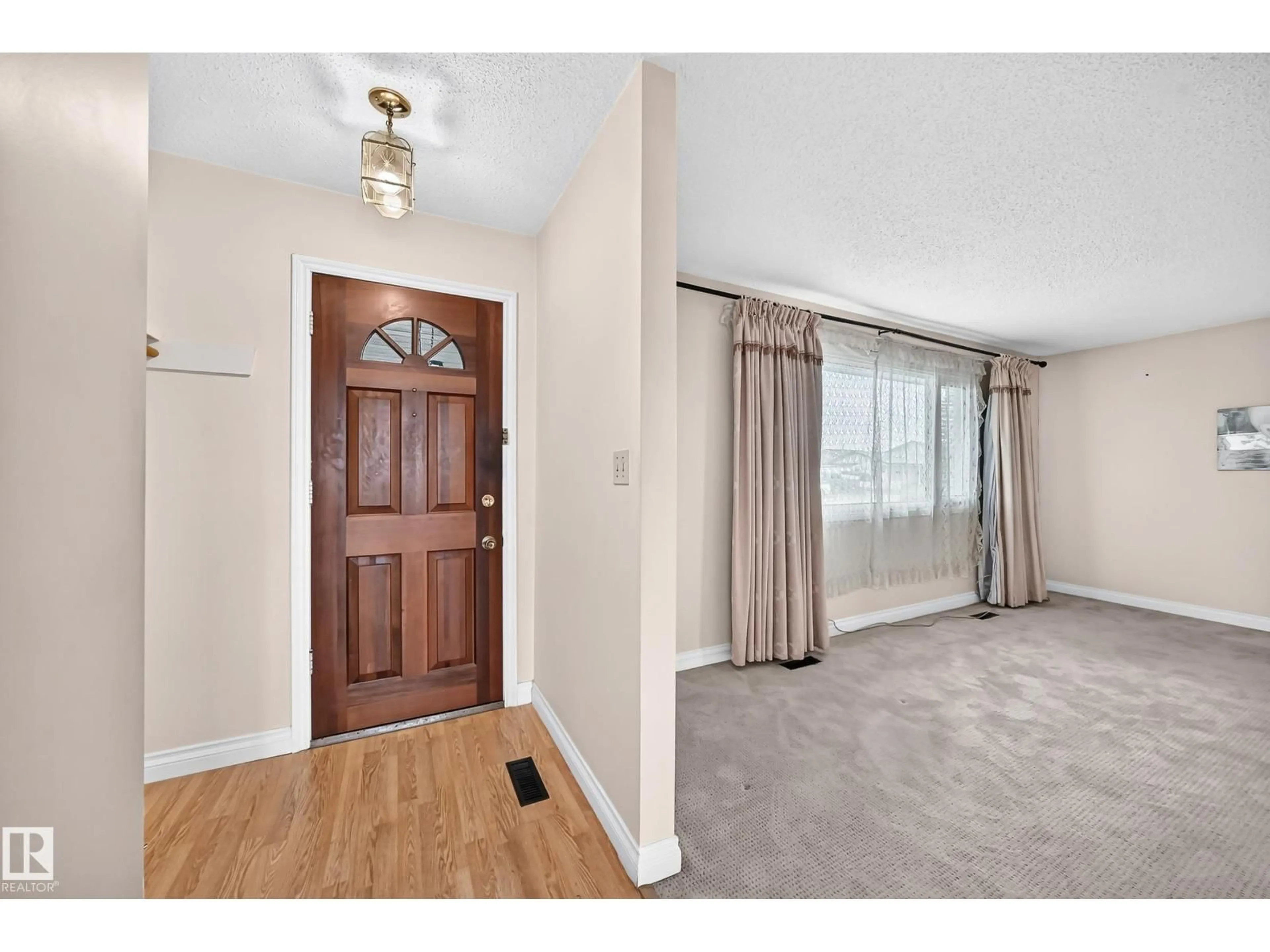 Indoor entryway for NW - 15020 88 ST, Edmonton Alberta T5E5T5