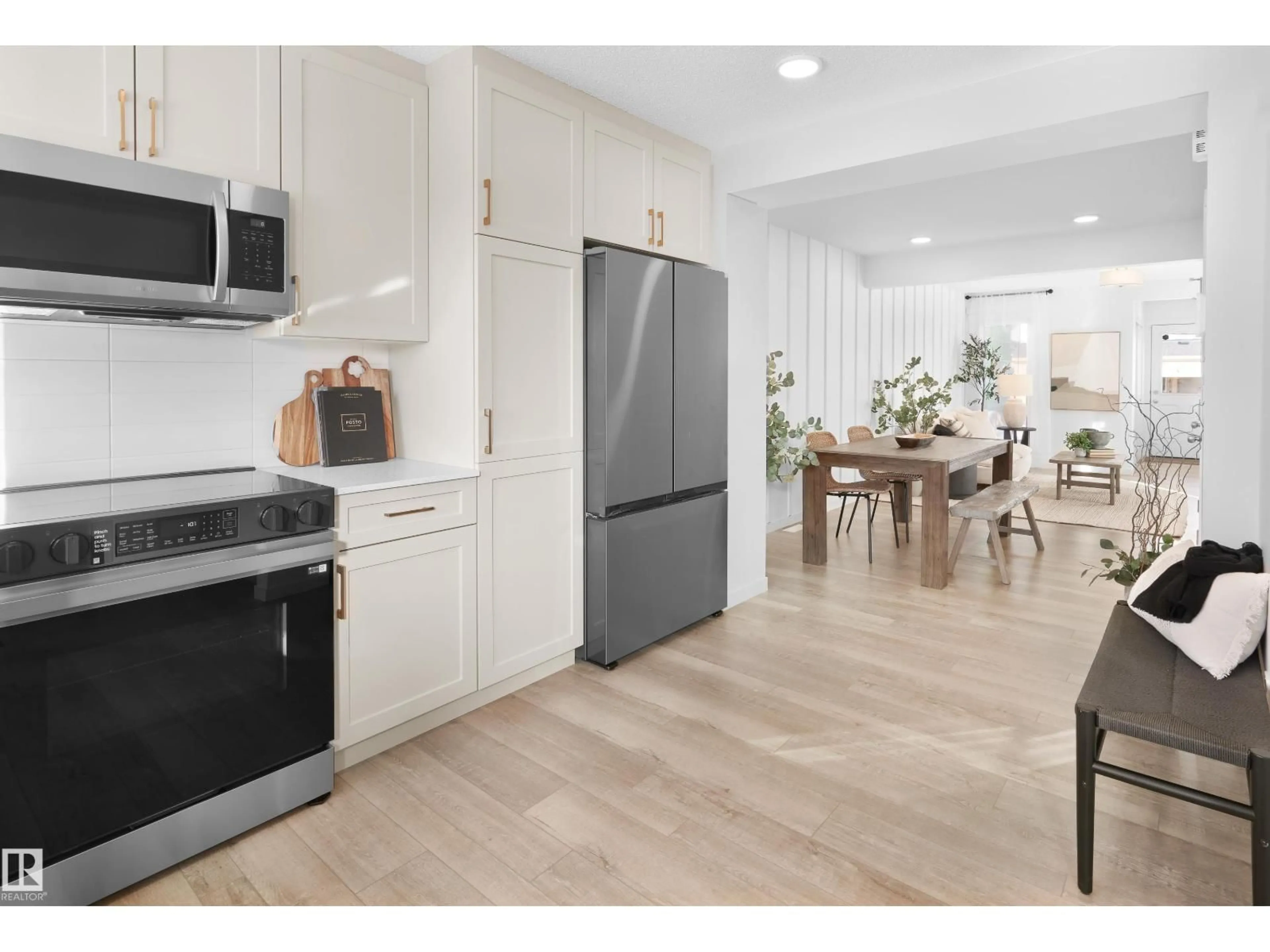Open concept kitchen, unknown for 648 UPLANDS DR, Edmonton Alberta T6M3L9