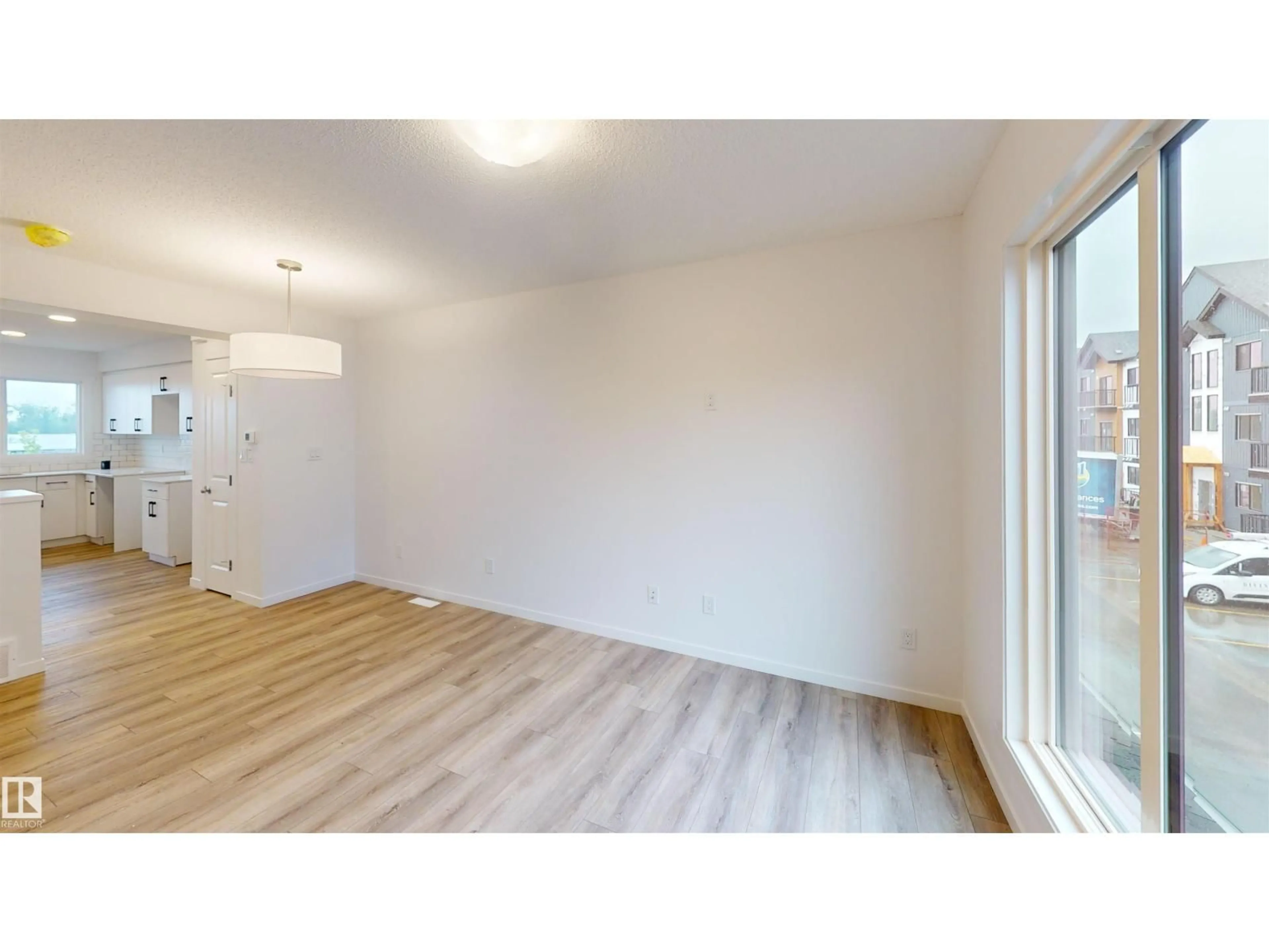 A pic of a room for #5 - 29 AIRPORT RD, Edmonton Alberta T5G3K8