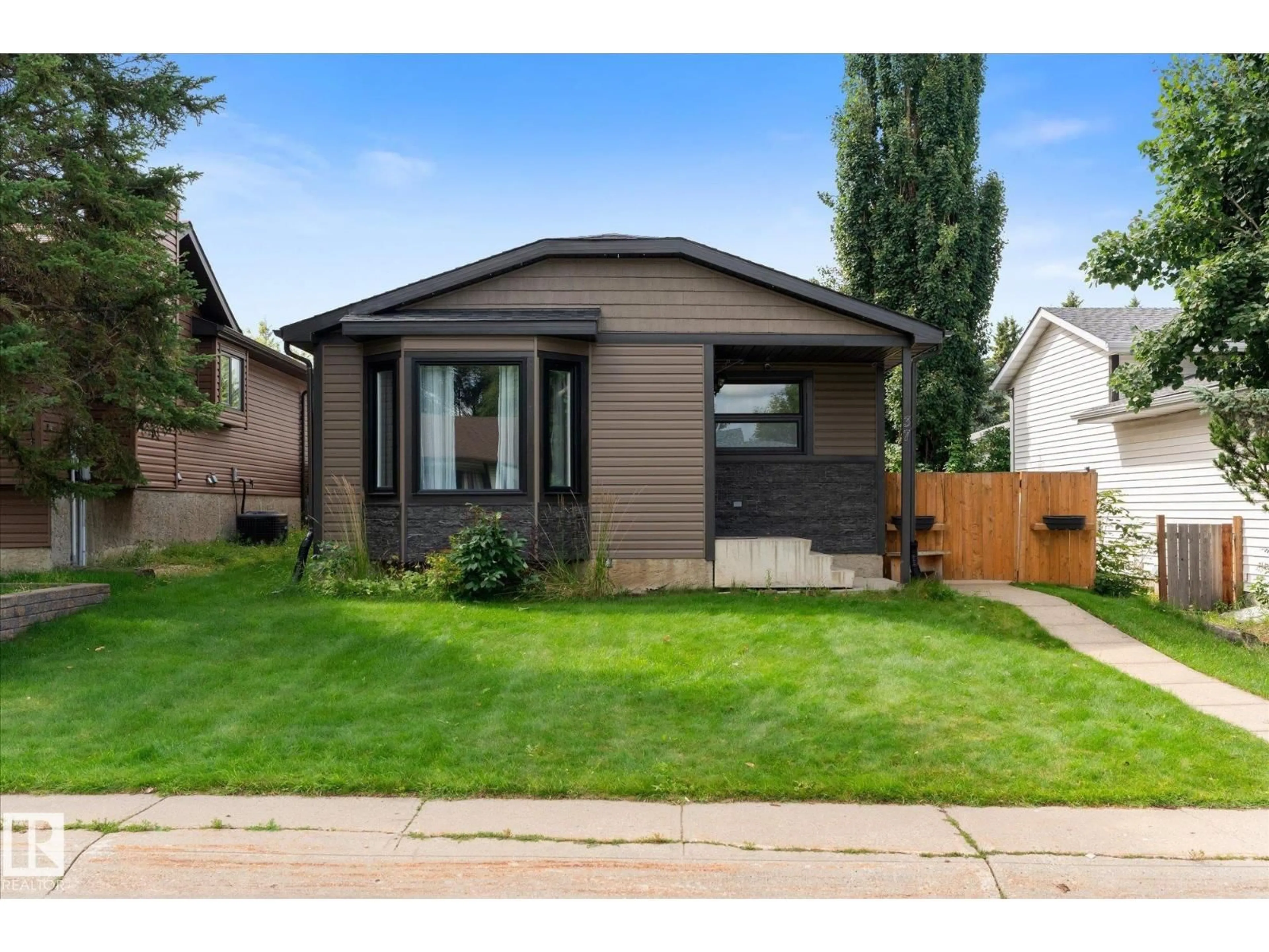 Home with vinyl exterior material, street for 37 MATHIAS AV, Spruce Grove Alberta T7X2S7