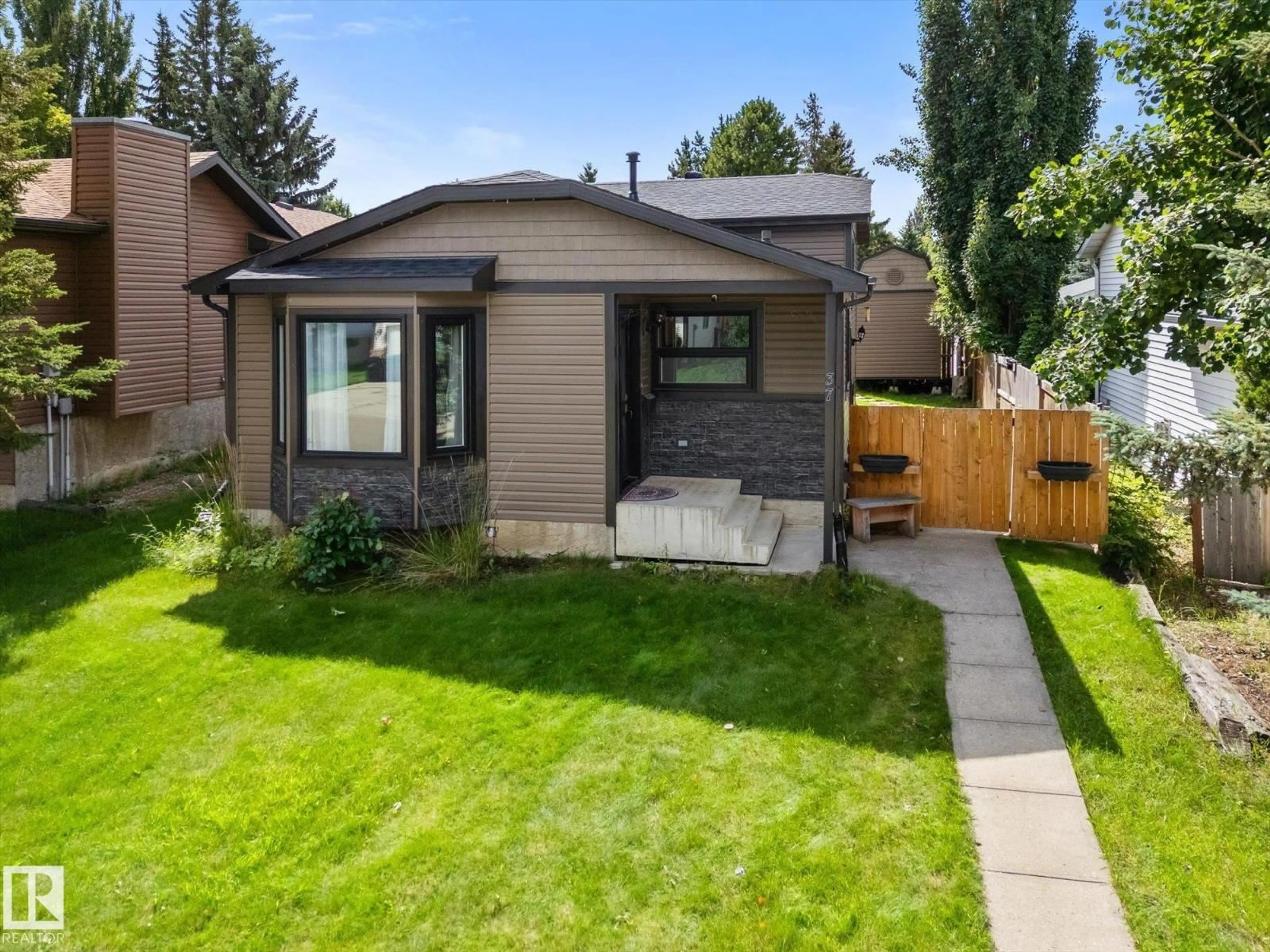 Home with vinyl exterior material, street for 37 MATHIAS AV, Spruce Grove Alberta T7X2S7